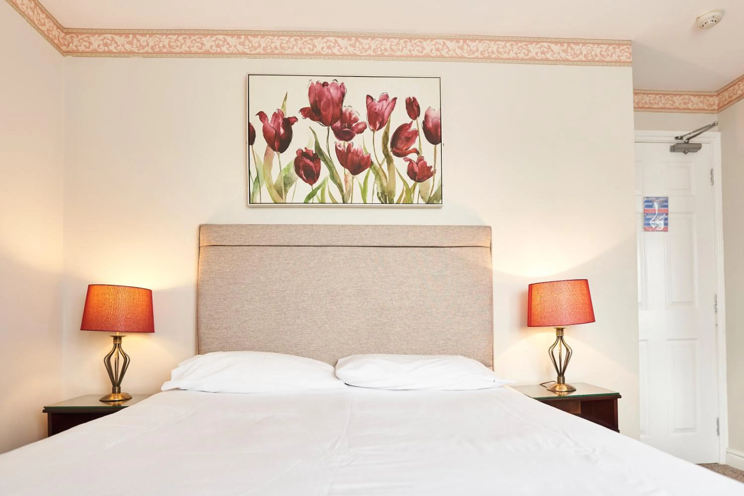 Bed in The New Inn Hotel