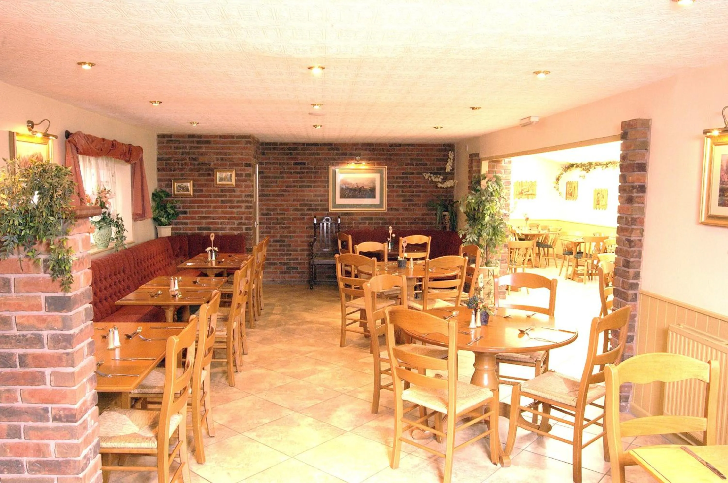 Restaurant/places to eat in The New Inn Hotel