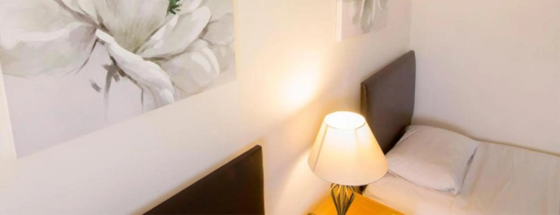 Bed in The New Inn Hotel