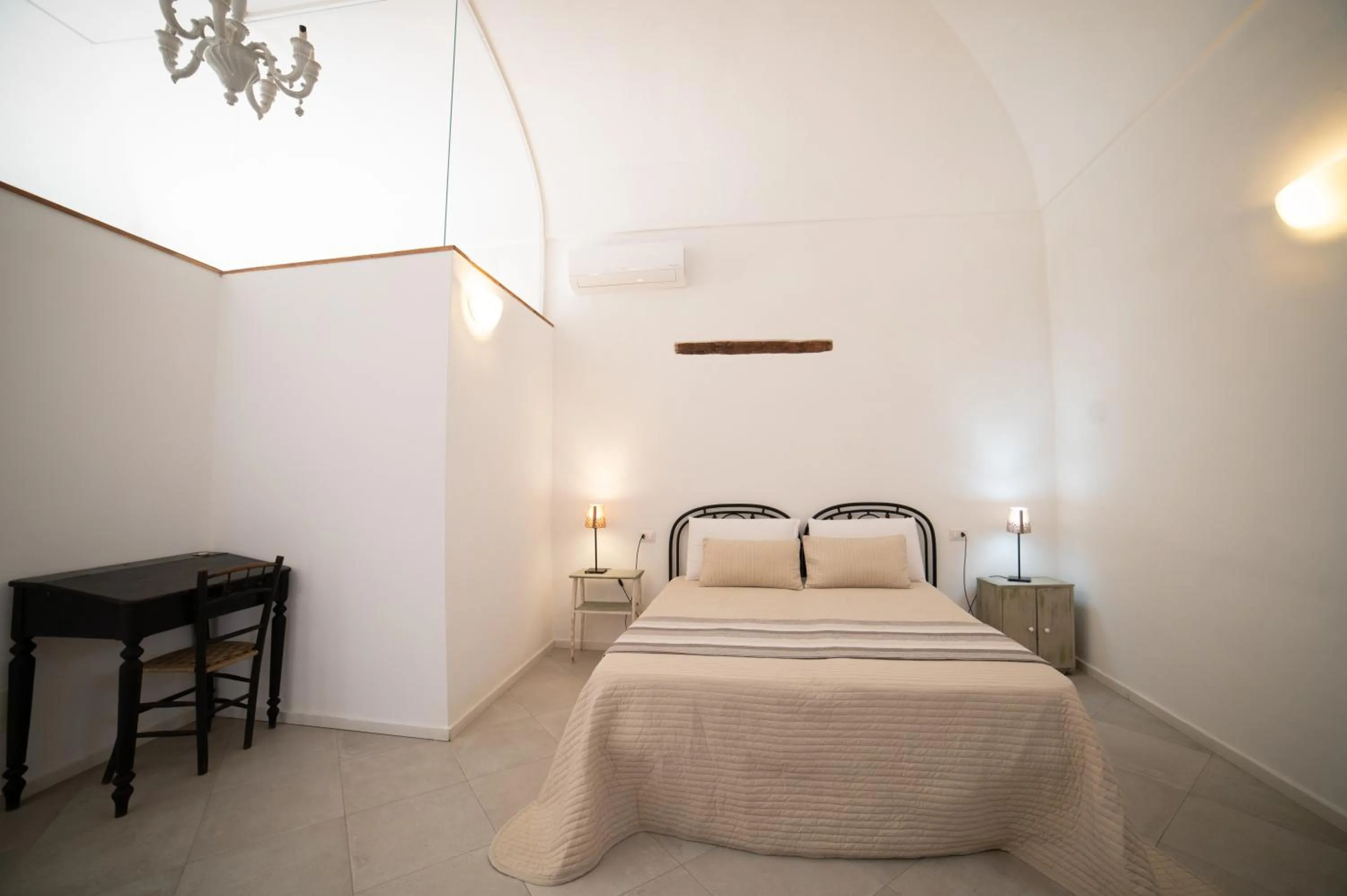 Bedroom, Bed in Donna Elena