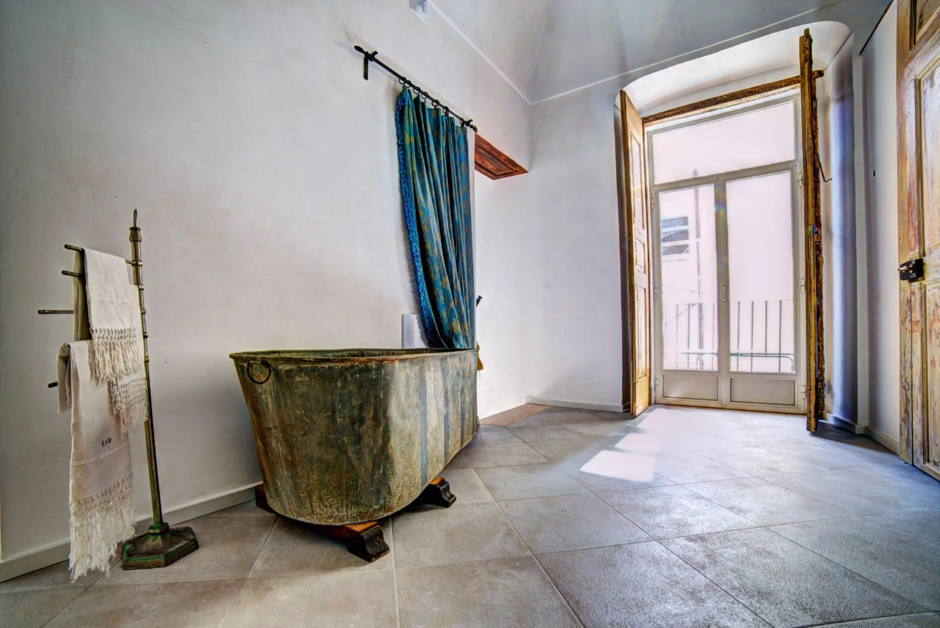 hair dresser in Donna Elena