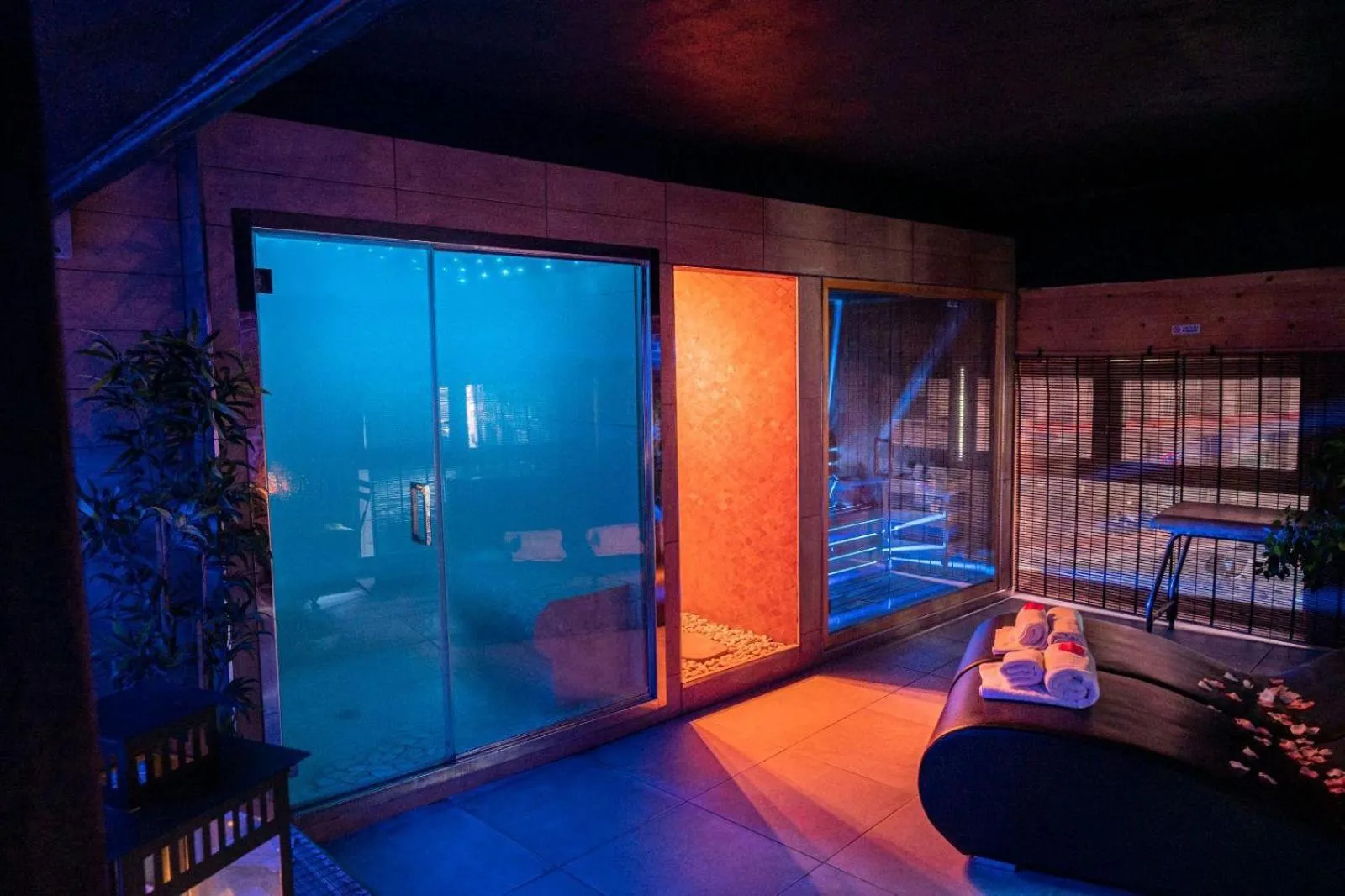 Shower in Hotel Angioino & Spa