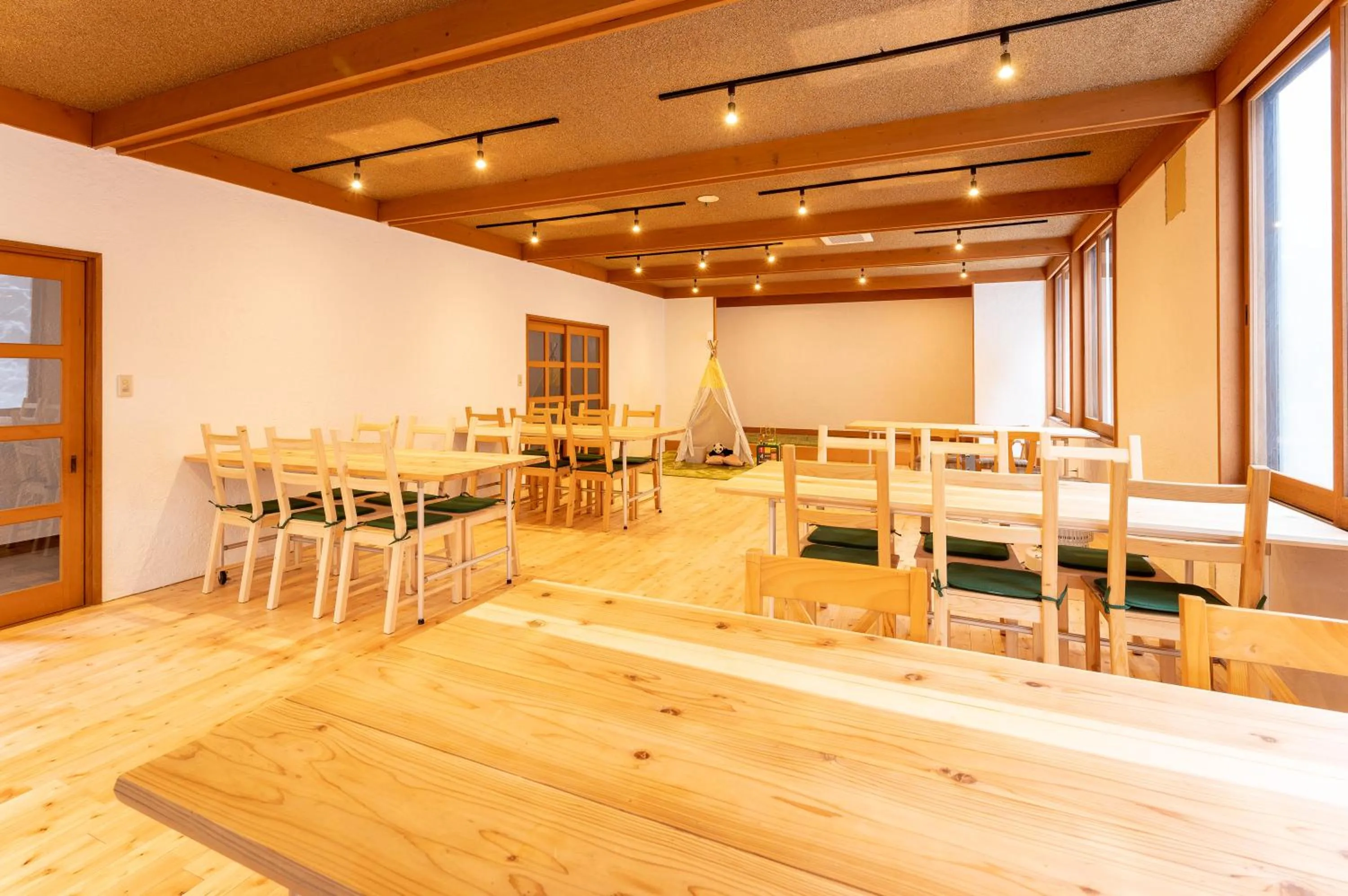 Diving in Hütte Jil Shirakabako at 1,400m