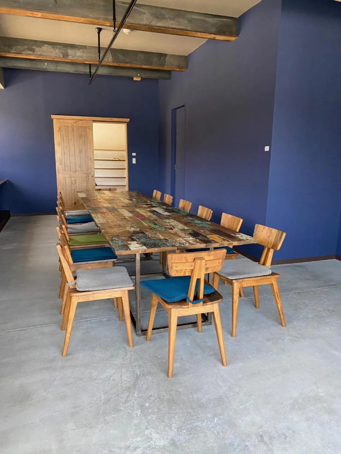 Seating area in Hütte Jil Shirakabako at 1,400m