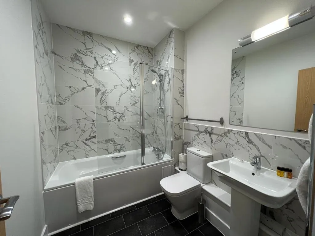 Shower in House of Fisher - 100 Kings Road