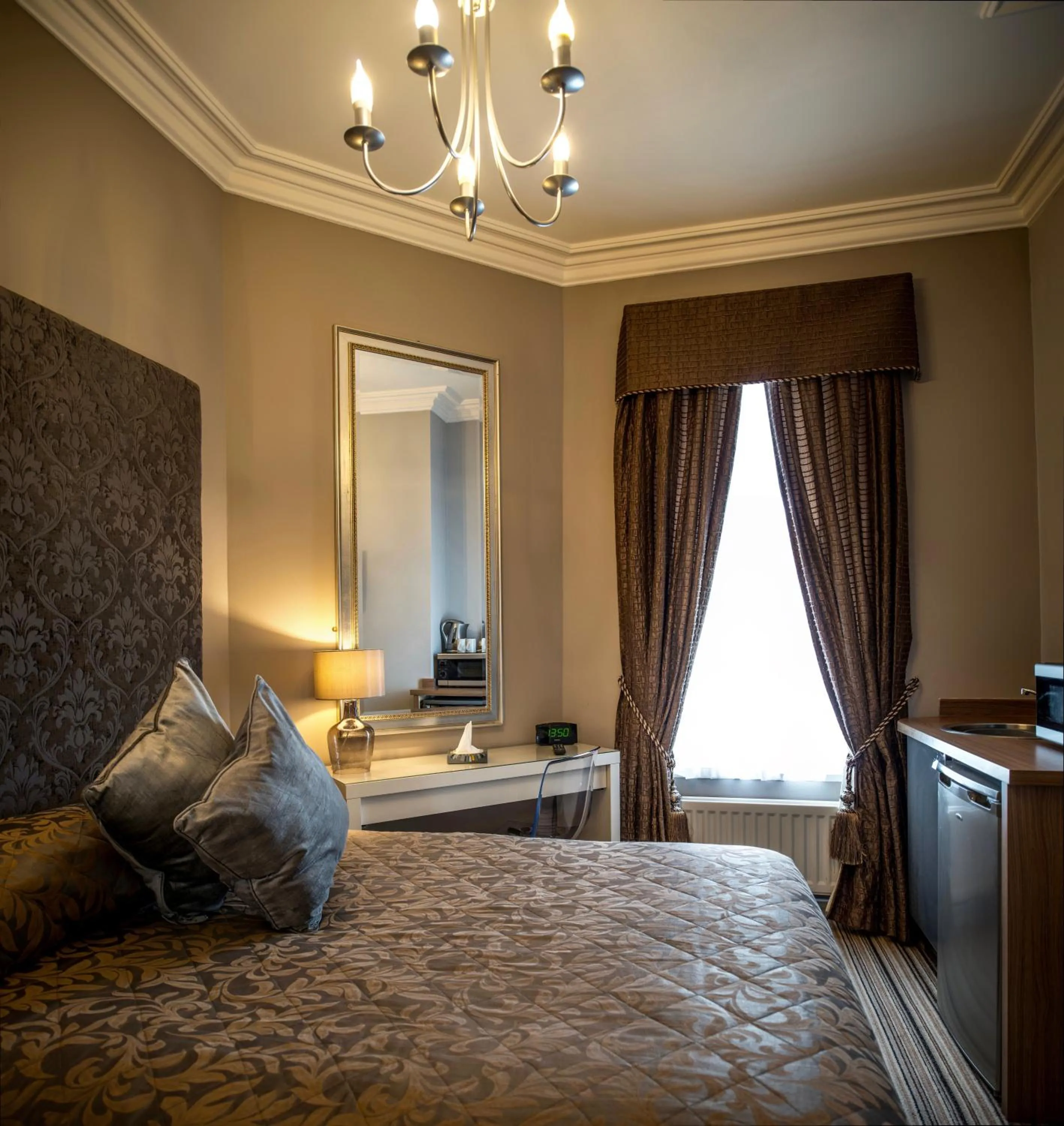 Bed in York House Hotel