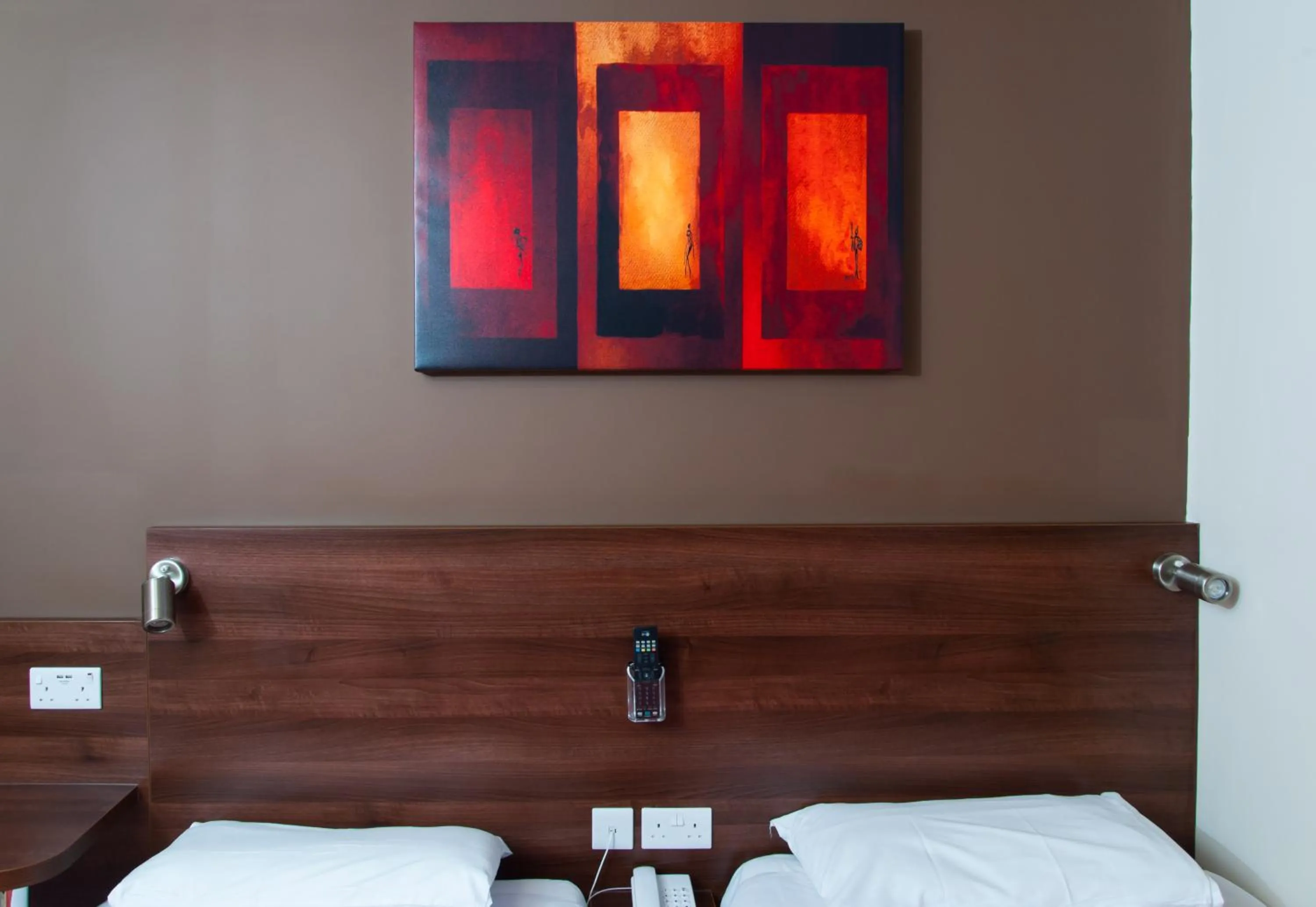 Bed in Marble Arch Inn