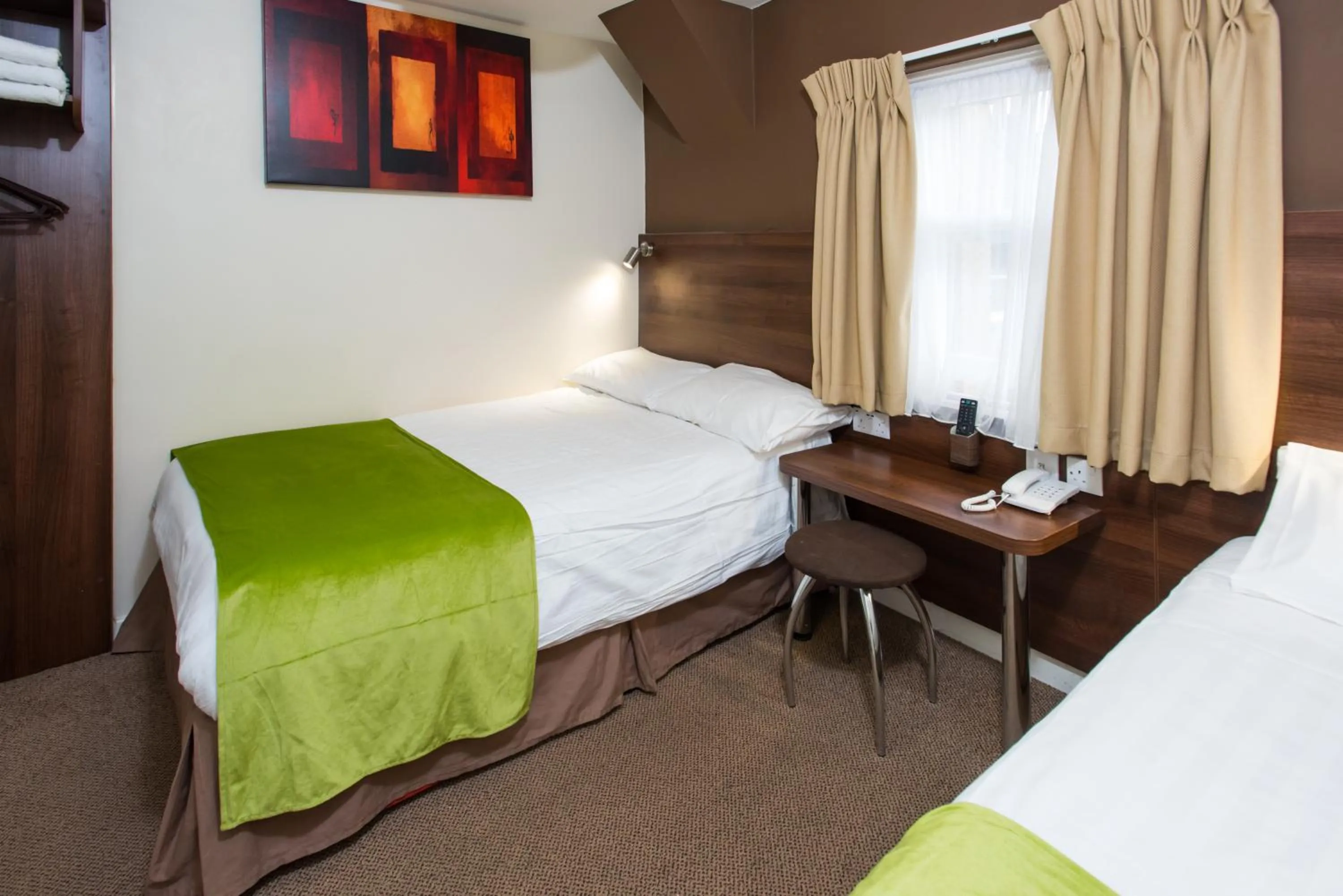 Bed in Marble Arch Inn