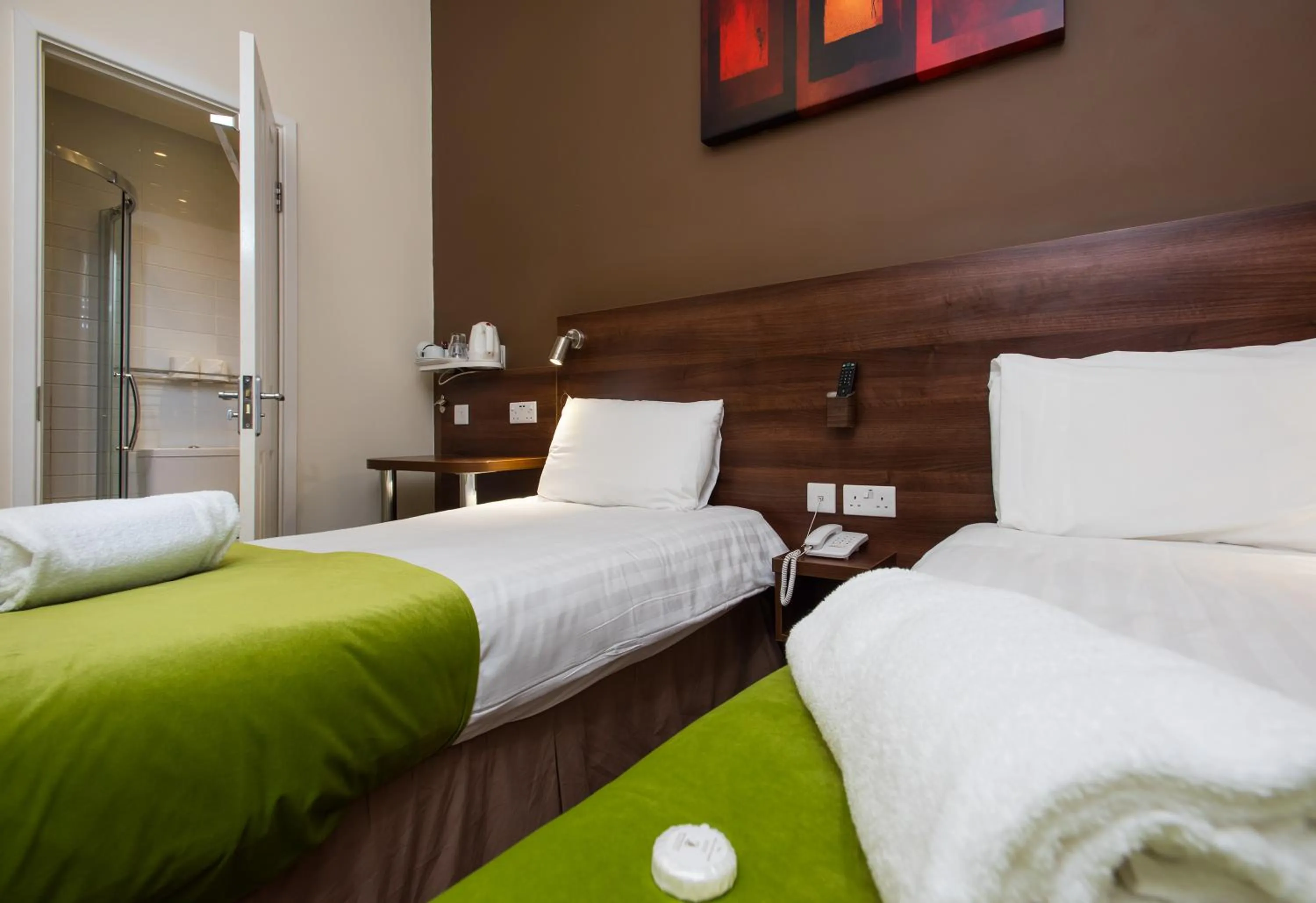 Bed in Marble Arch Inn