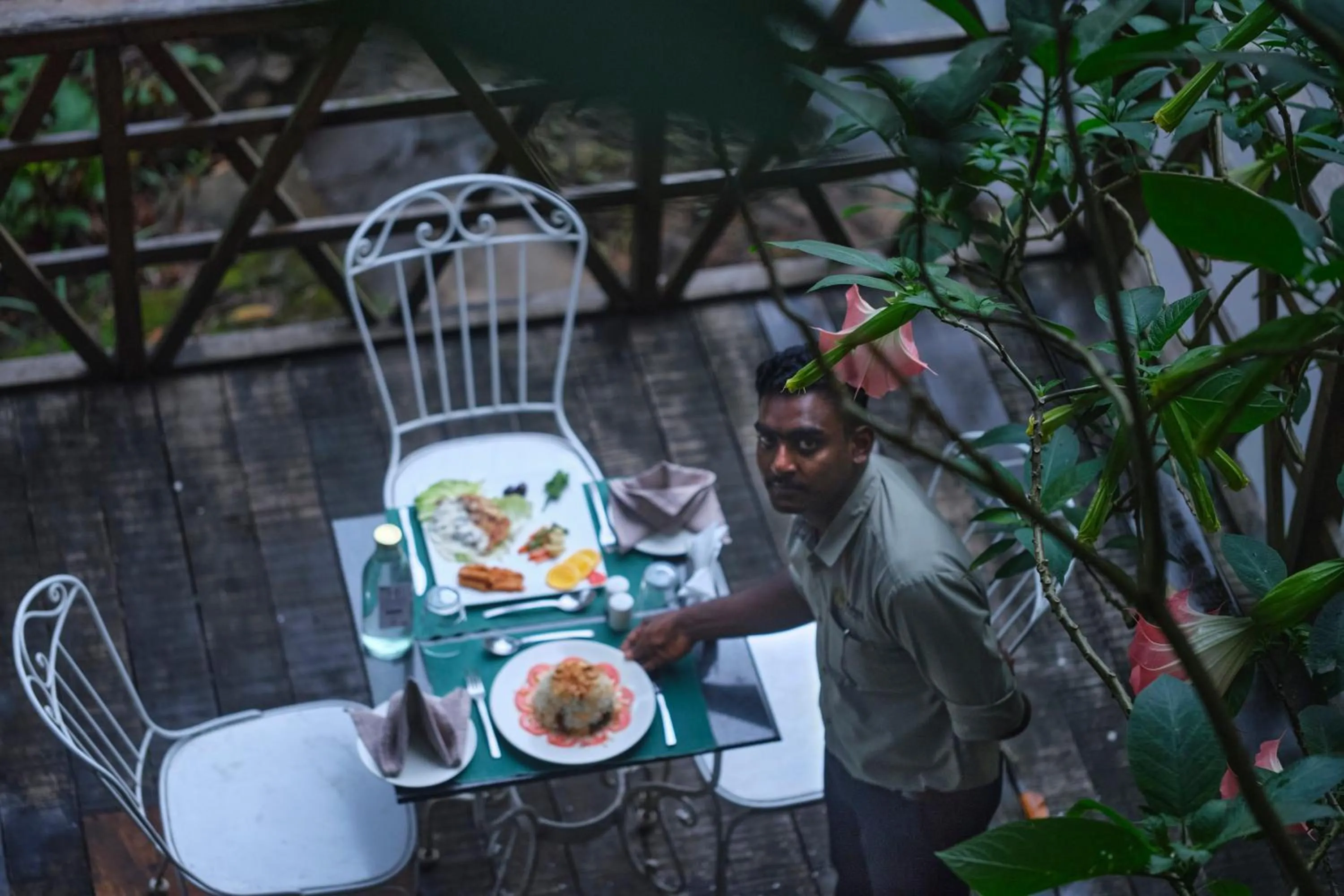 Restaurant/places to eat in Reen Resorts Aanavilasam Plantation Thekkady