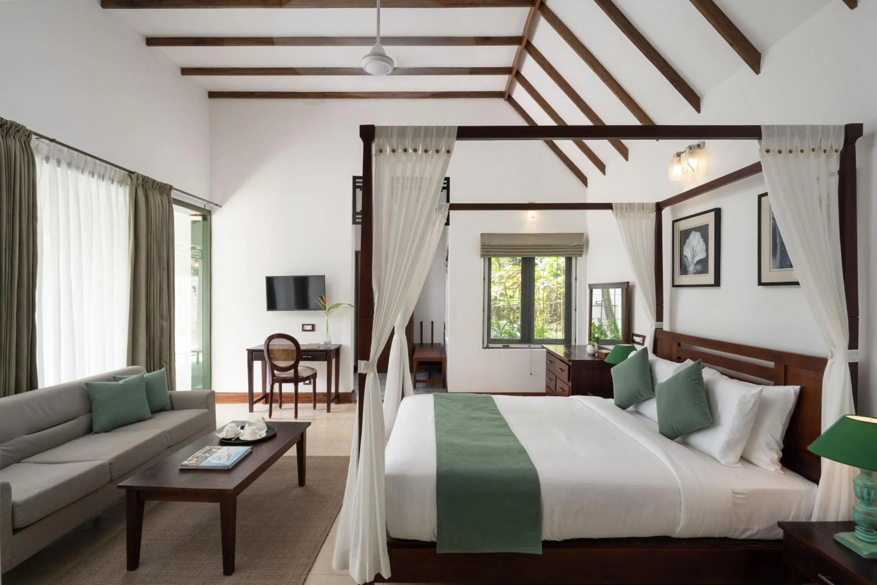 Bed in Reen Resorts Aanavilasam Plantation Thekkady