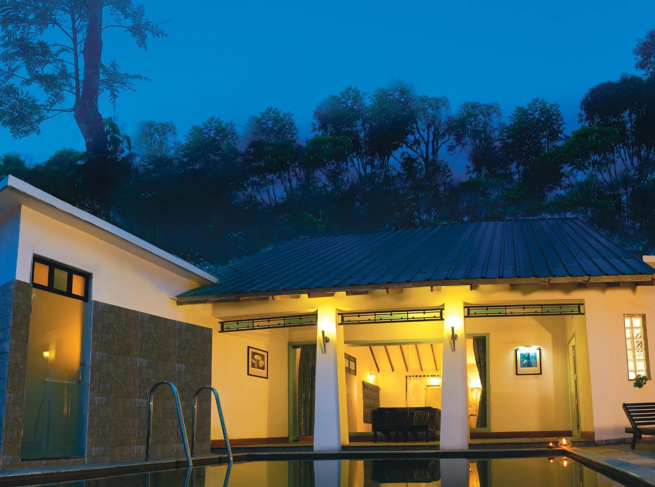 Swimming pool in Reen Resorts Aanavilasam Plantation Thekkady