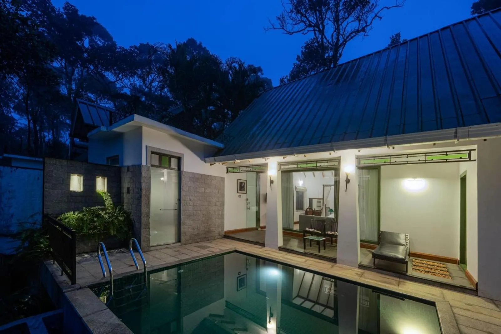 Swimming pool in Reen Resorts Aanavilasam Plantation Thekkady