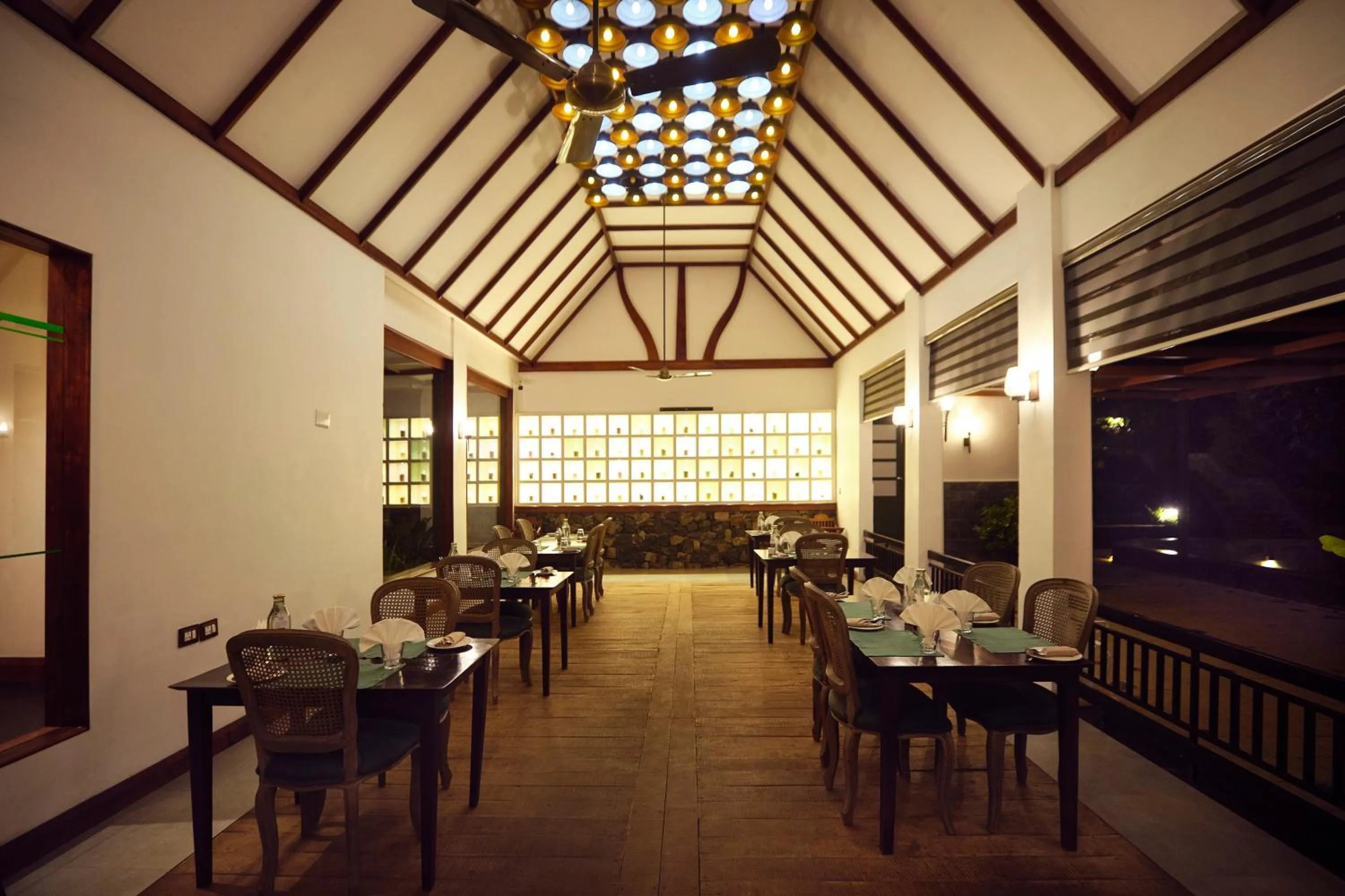 Restaurant/places to eat in Reen Resorts Aanavilasam Plantation Thekkady