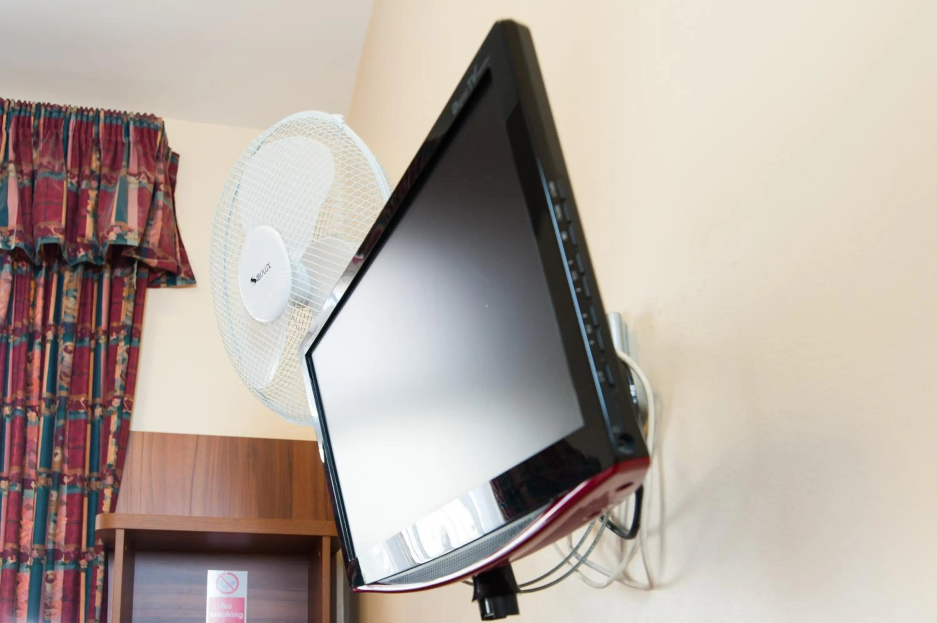 TV and multimedia in Dover Hotel - B&B