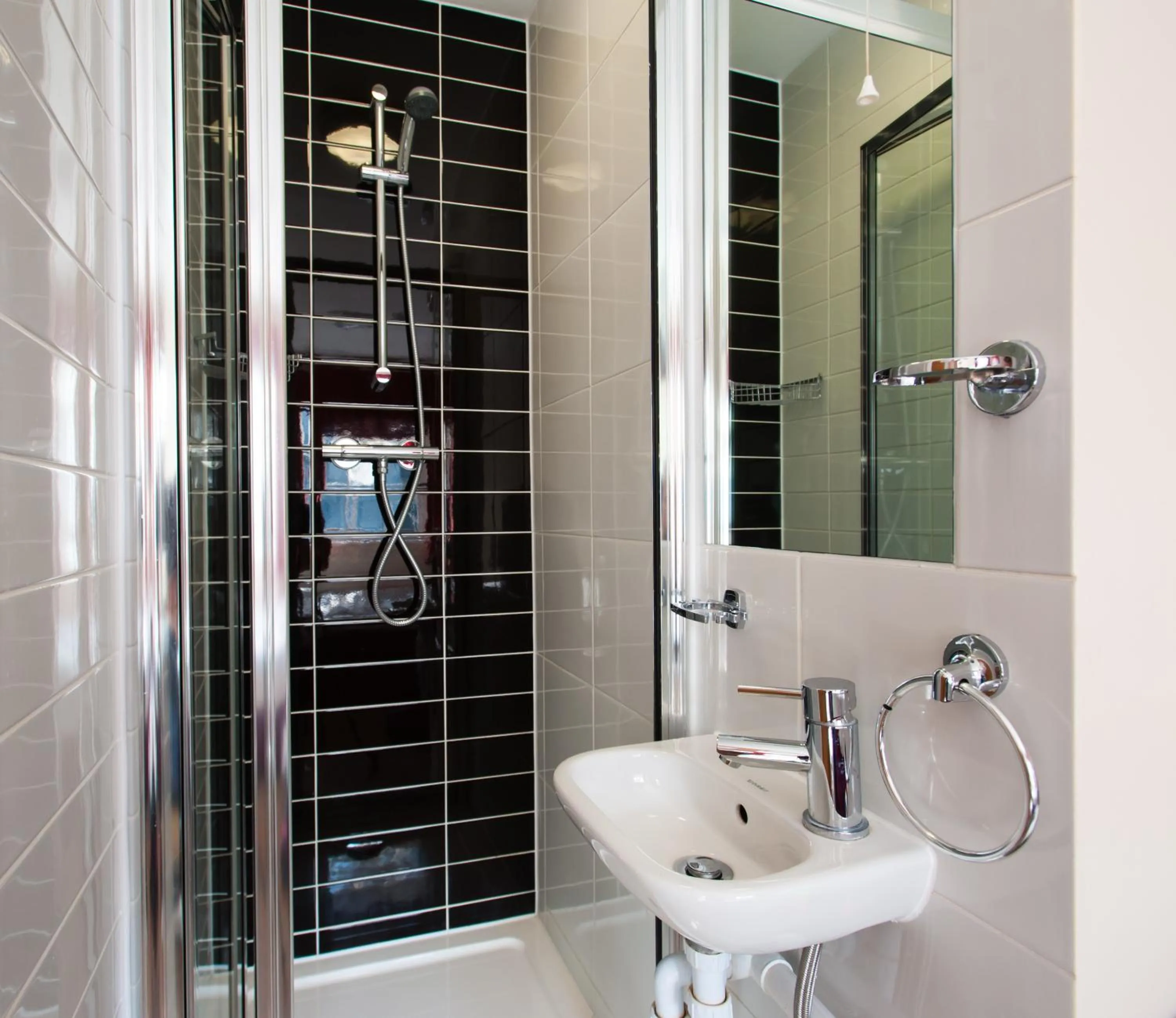 Bathroom in Dover Hotel - B&B