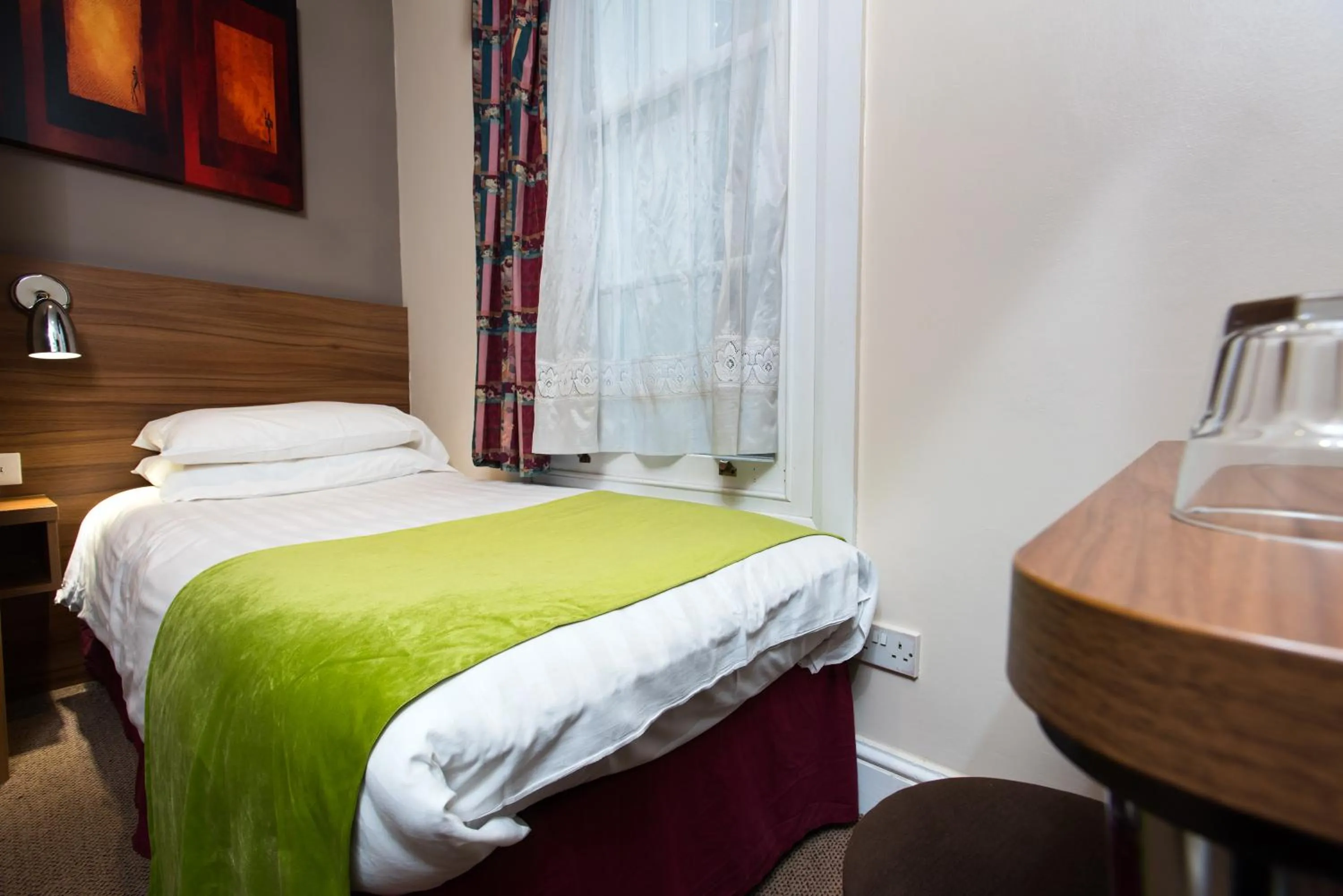 Photo of the whole room, Bed in Dover Hotel - B&B