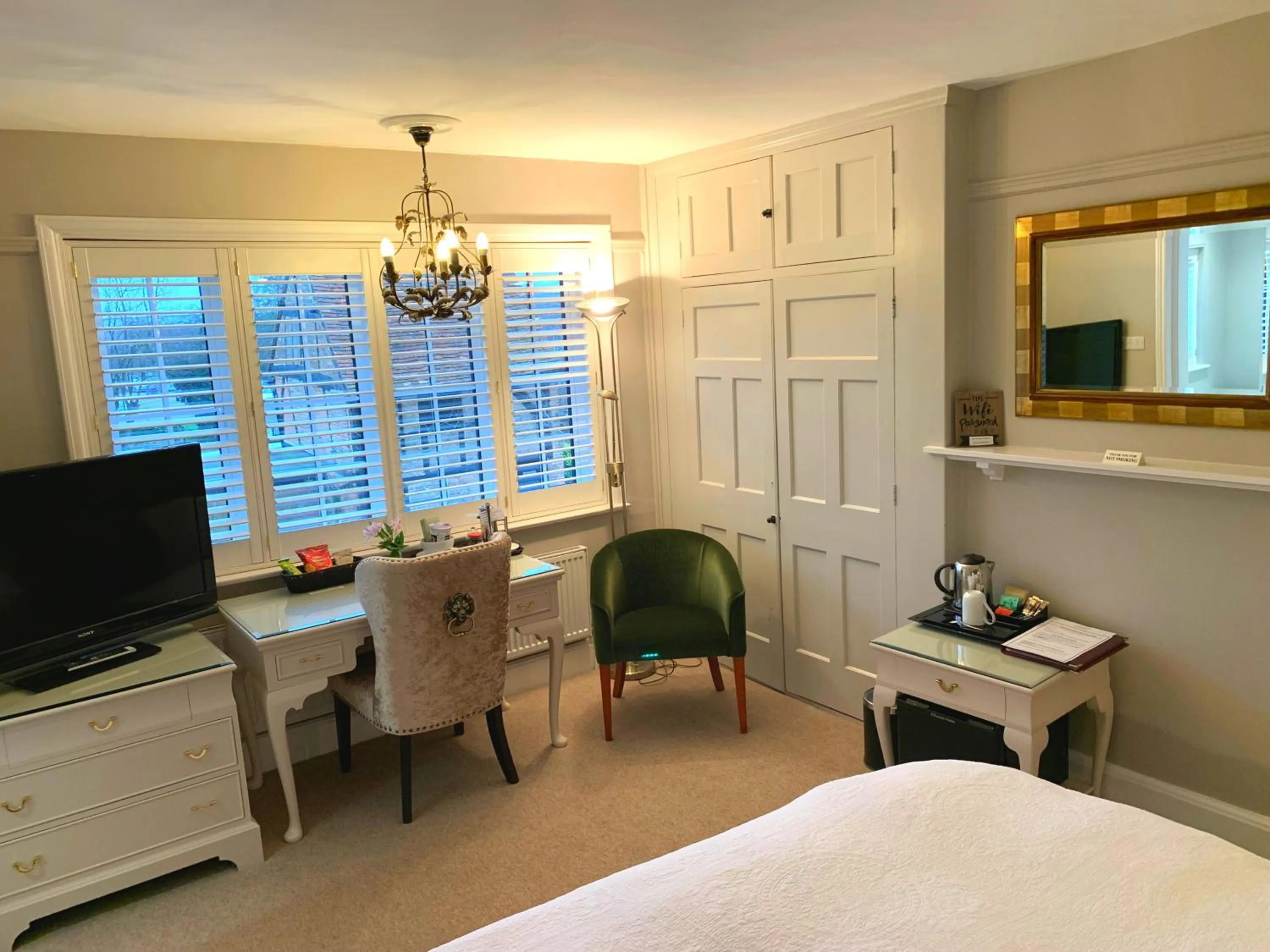 Bedroom, TV/Entertainment Center in The Malt House