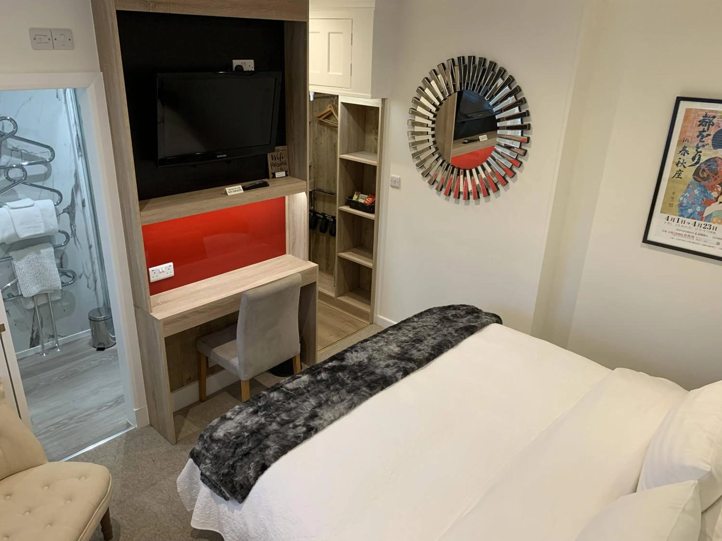 Bedroom, TV/Entertainment Center in The Malt House