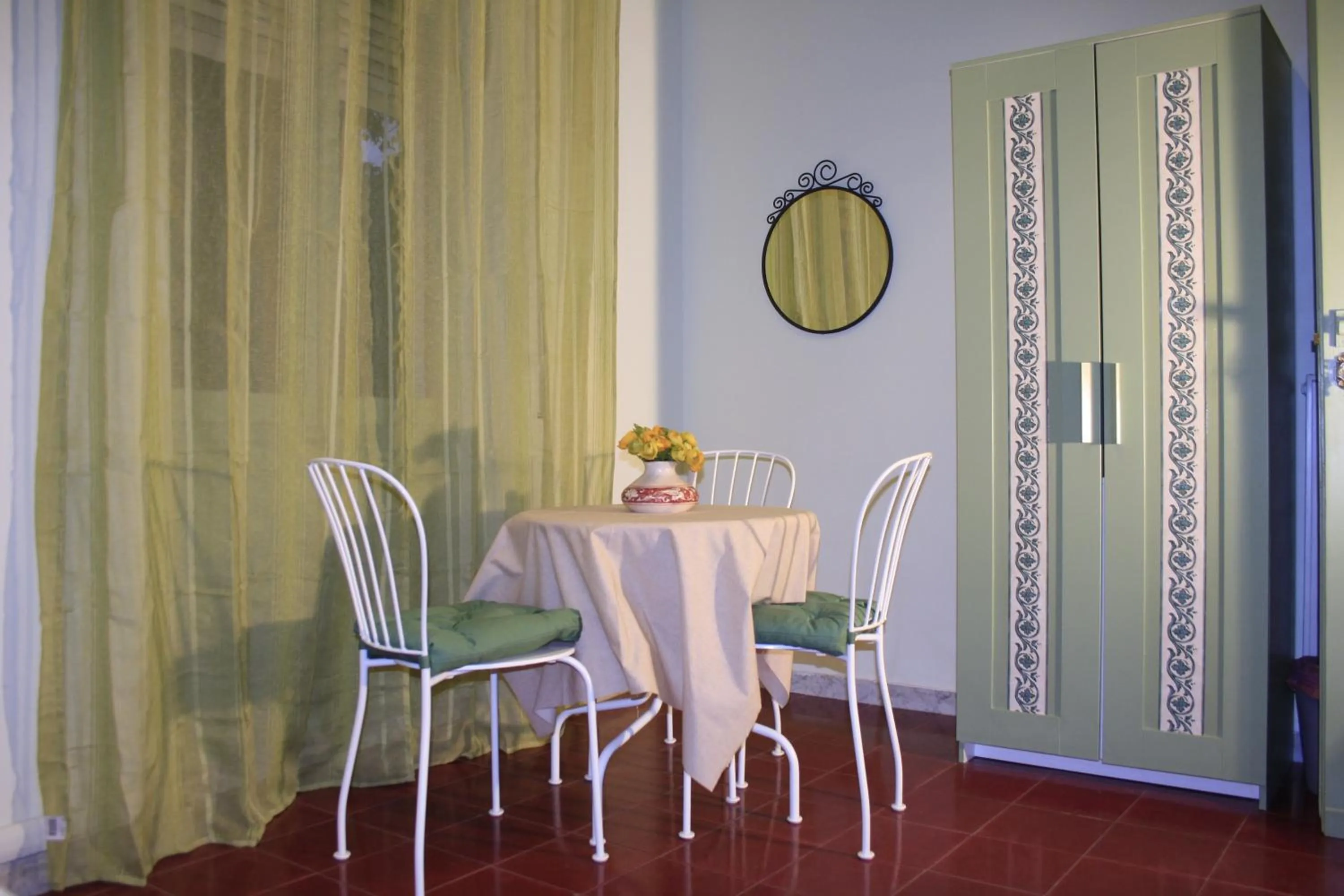 Seating area in Le Tre Sorelle B&b Garbatella