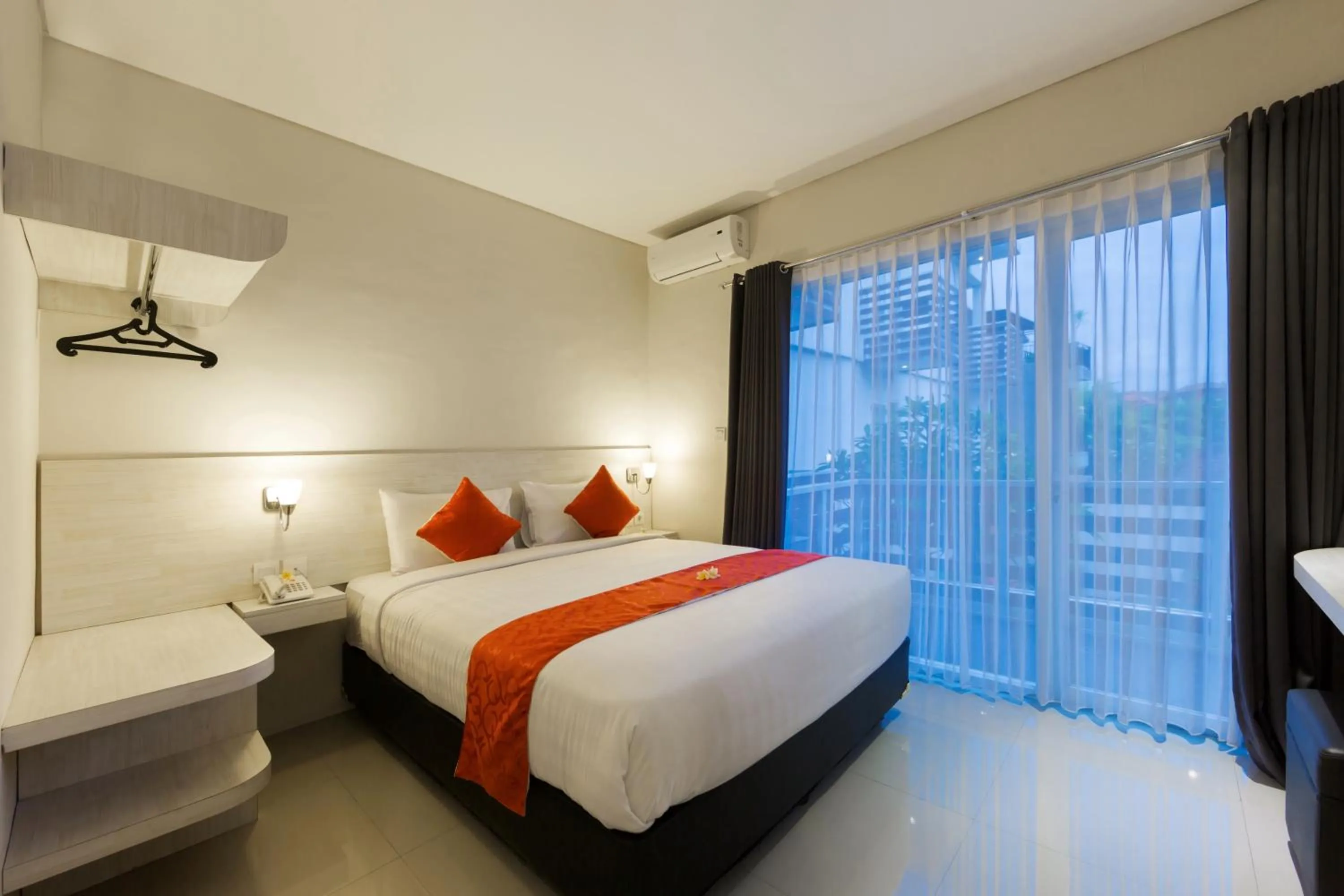 Bed in The Rinaya Canggu by ecommerceloka