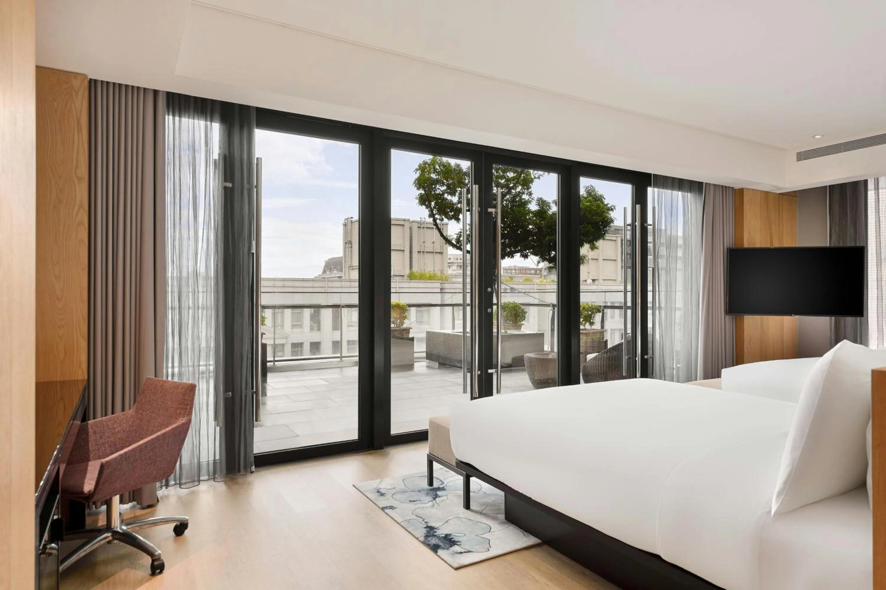 Photo of the whole room, Bed in Aloft Taipei Zhongshan