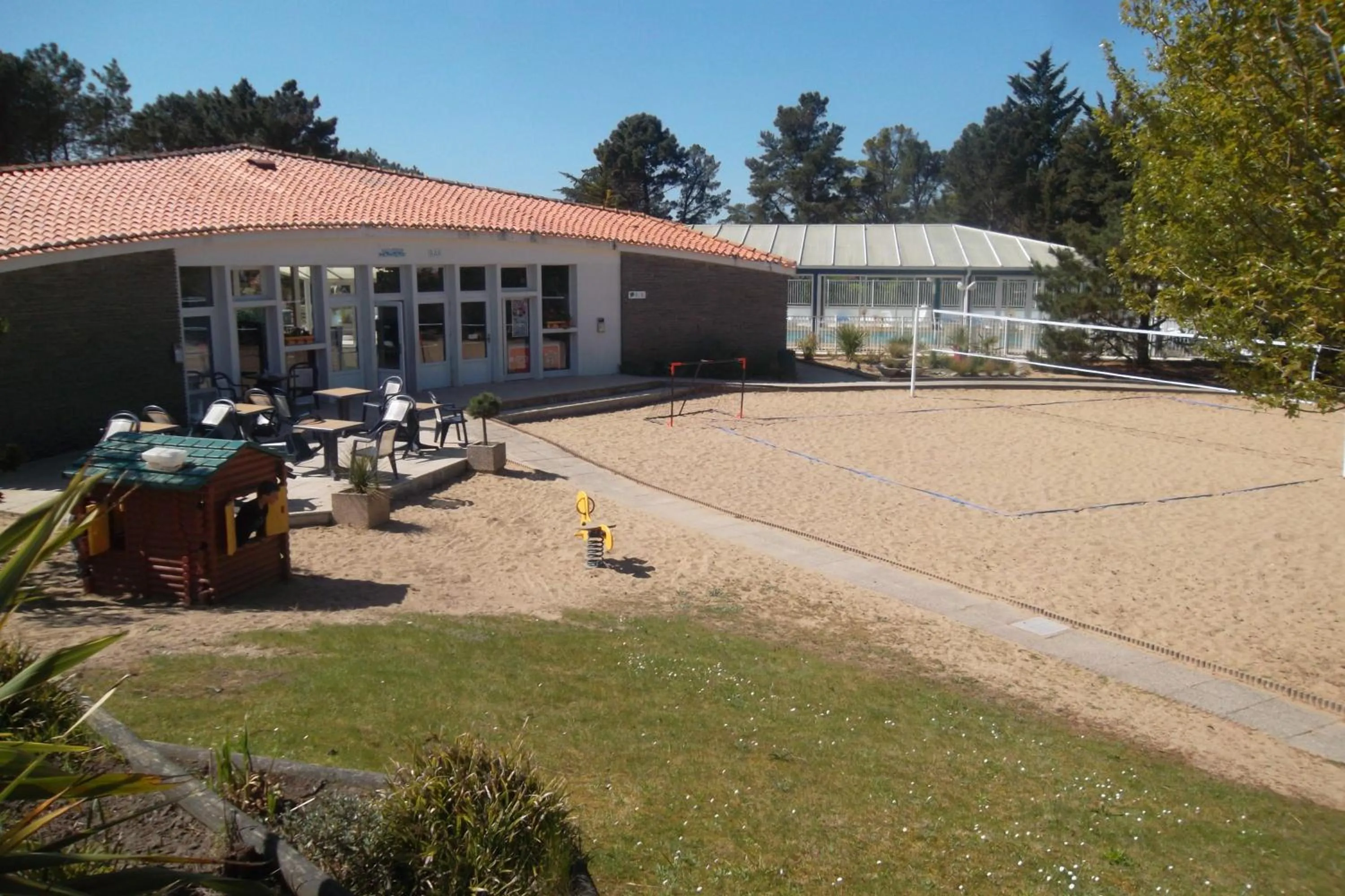 Property building in Le Hameau de l'Ocean