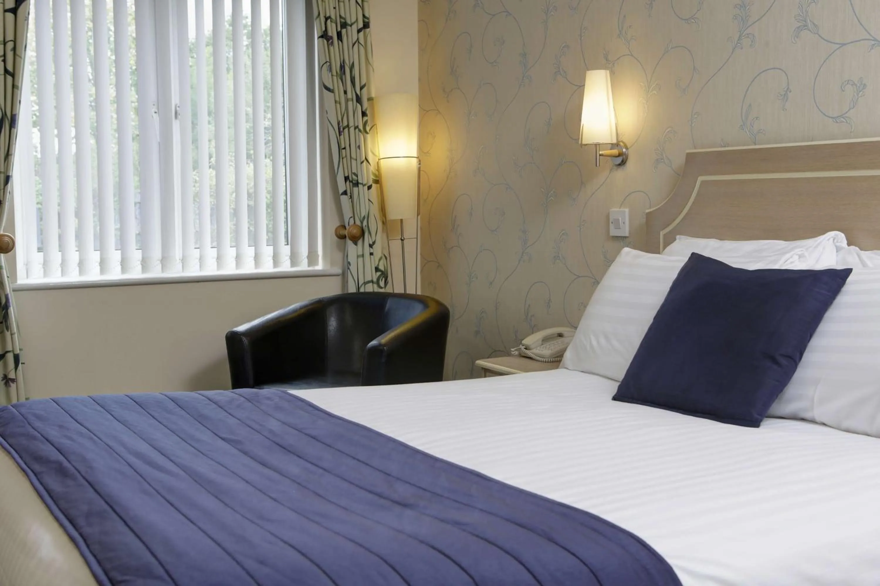 Bedroom, Bed in Best Western Reading Calcot Hotel