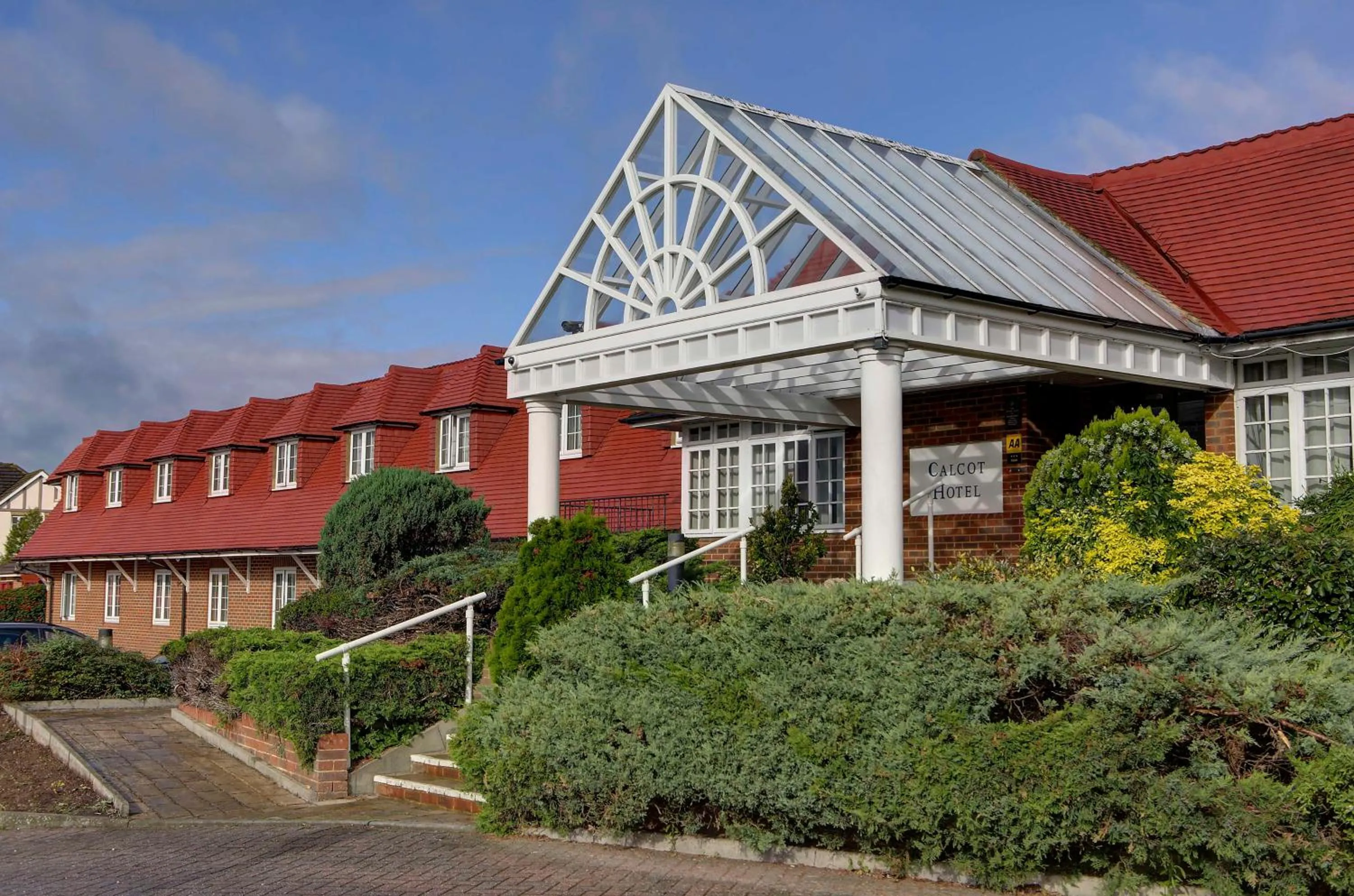 Property building in Best Western Reading Calcot Hotel