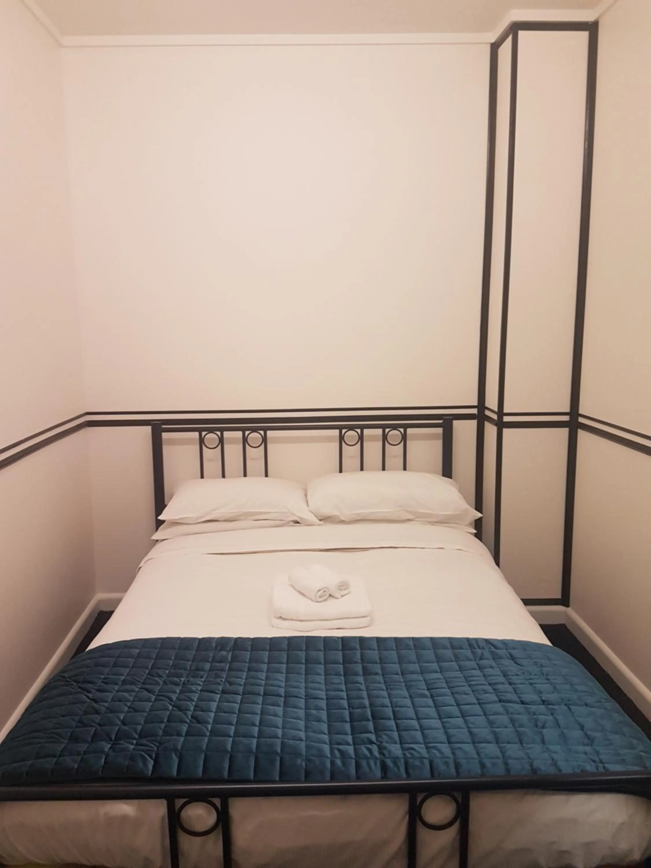 Decorative detail, Bed in Archies Bunker Affordable Accommodation