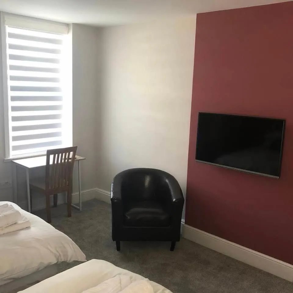 Bedroom, Bed in Arrandale House