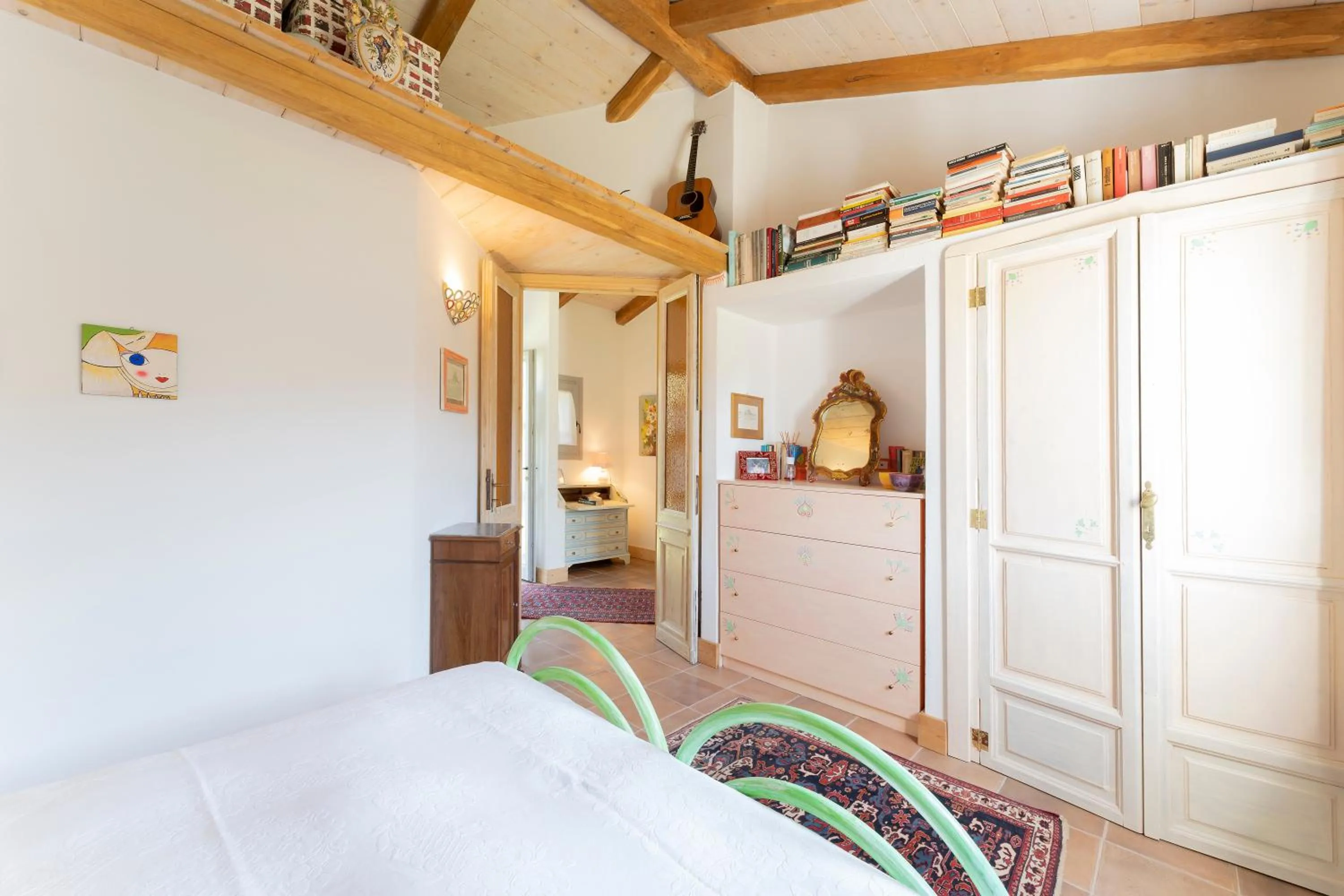 Library, Bed in B&B Calata Di Soli