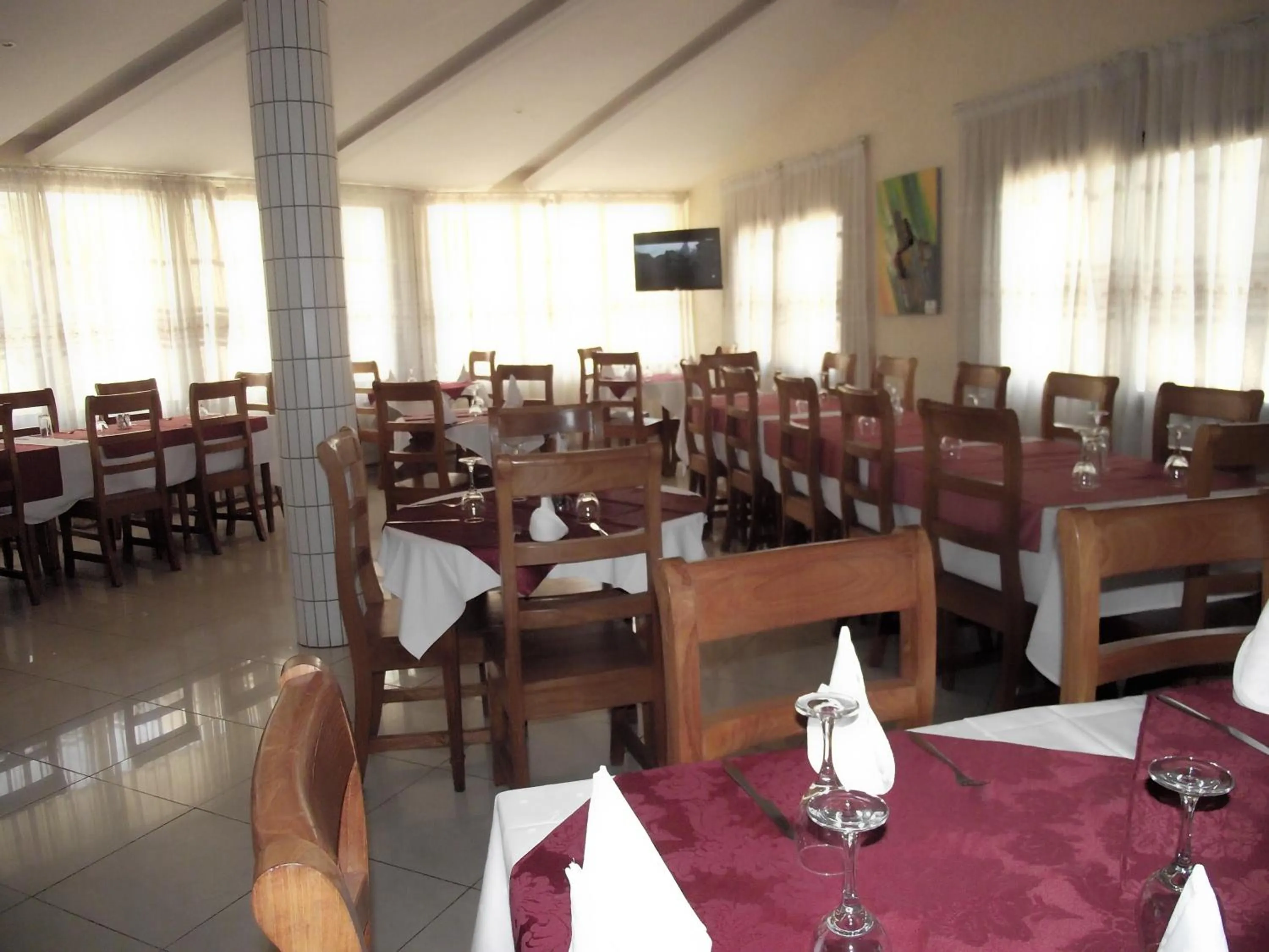 Restaurant/places to eat in Hotel Ghis Palace