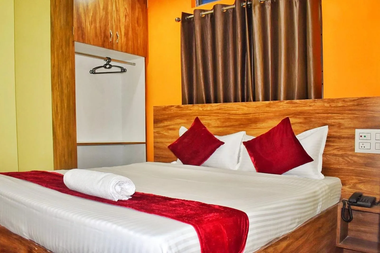 Hotel Jacs Inn