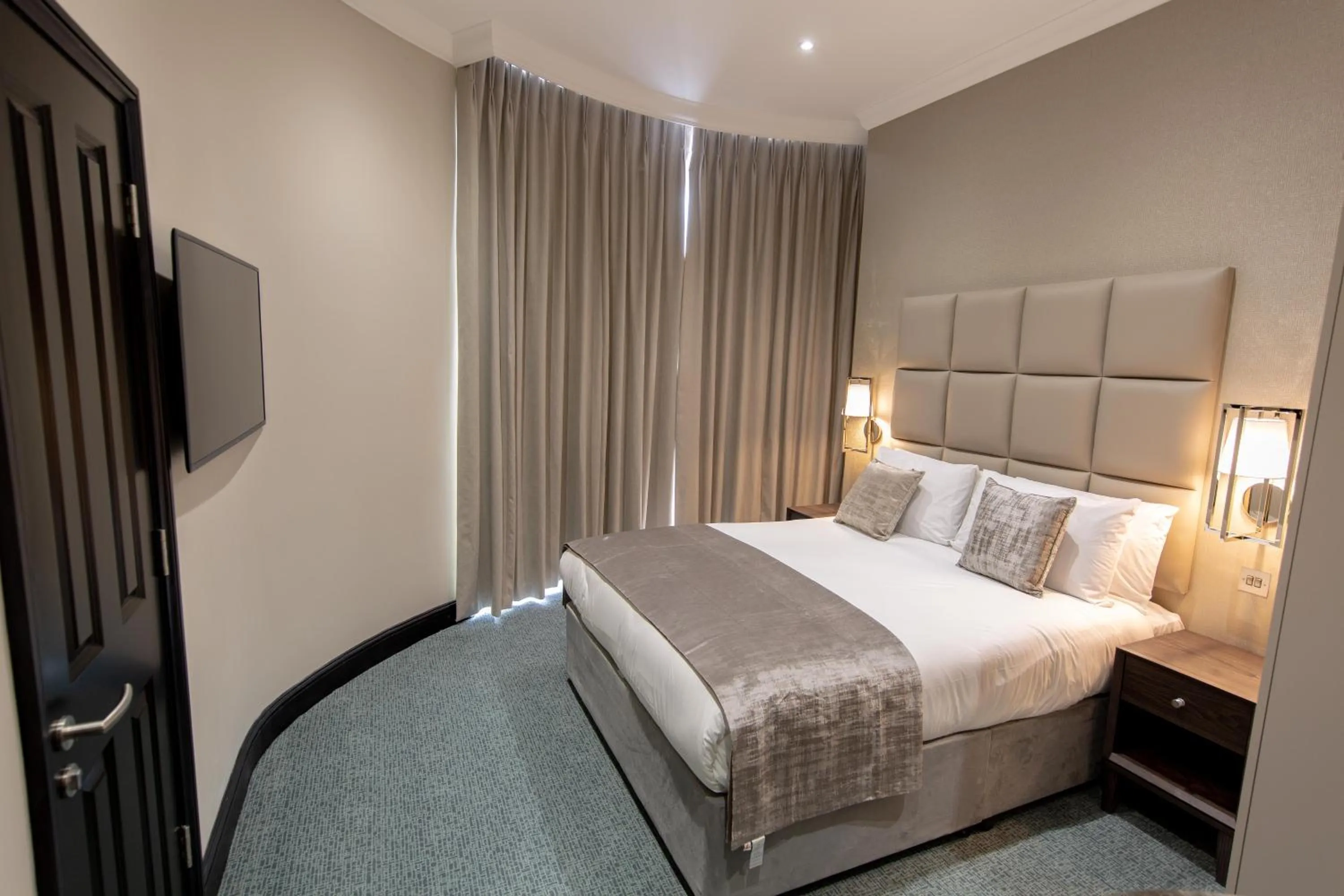 Bed in The Crescent Hyde Park