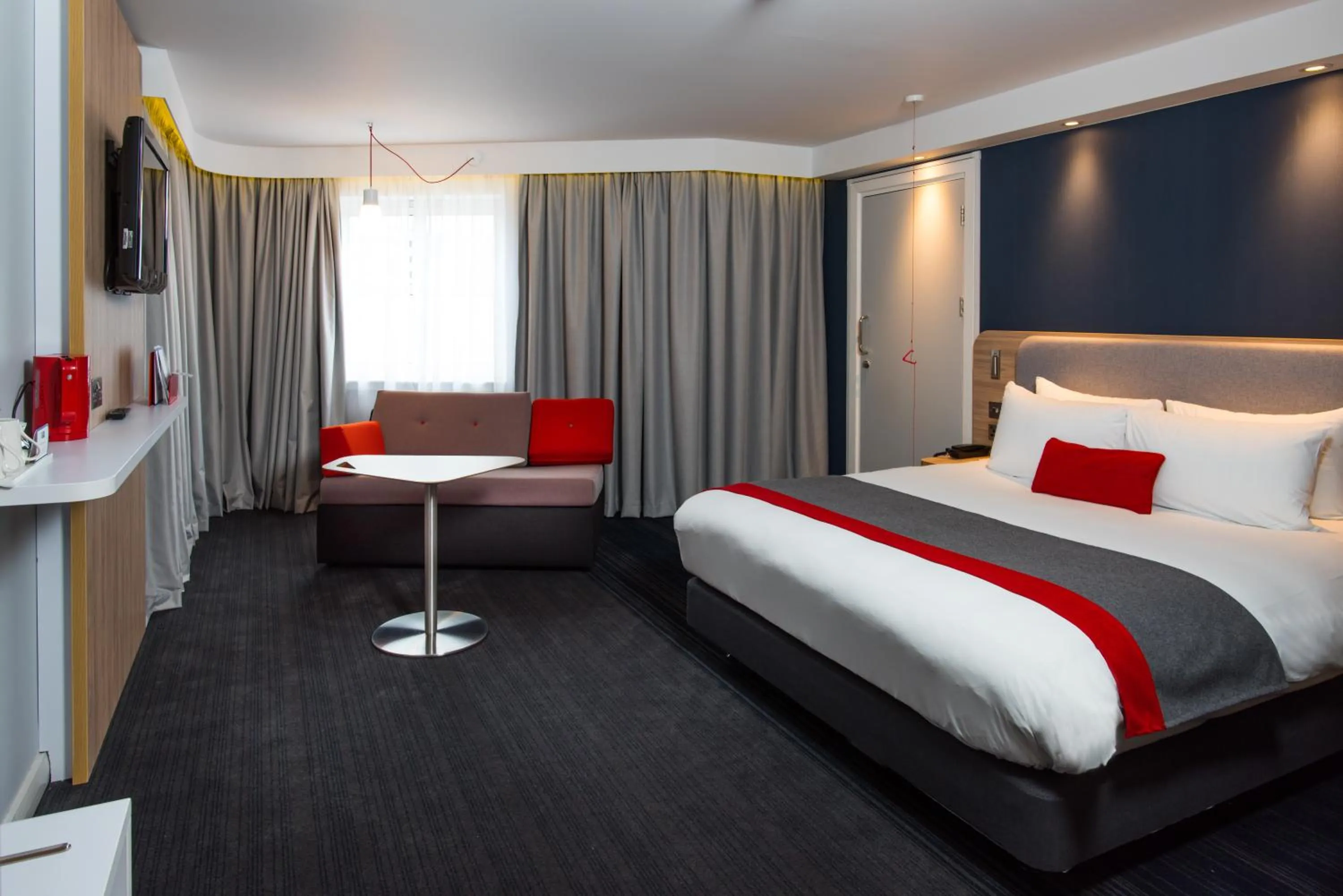 Bedroom, Bed in Holiday Inn Express London-Hammersmith by IHG