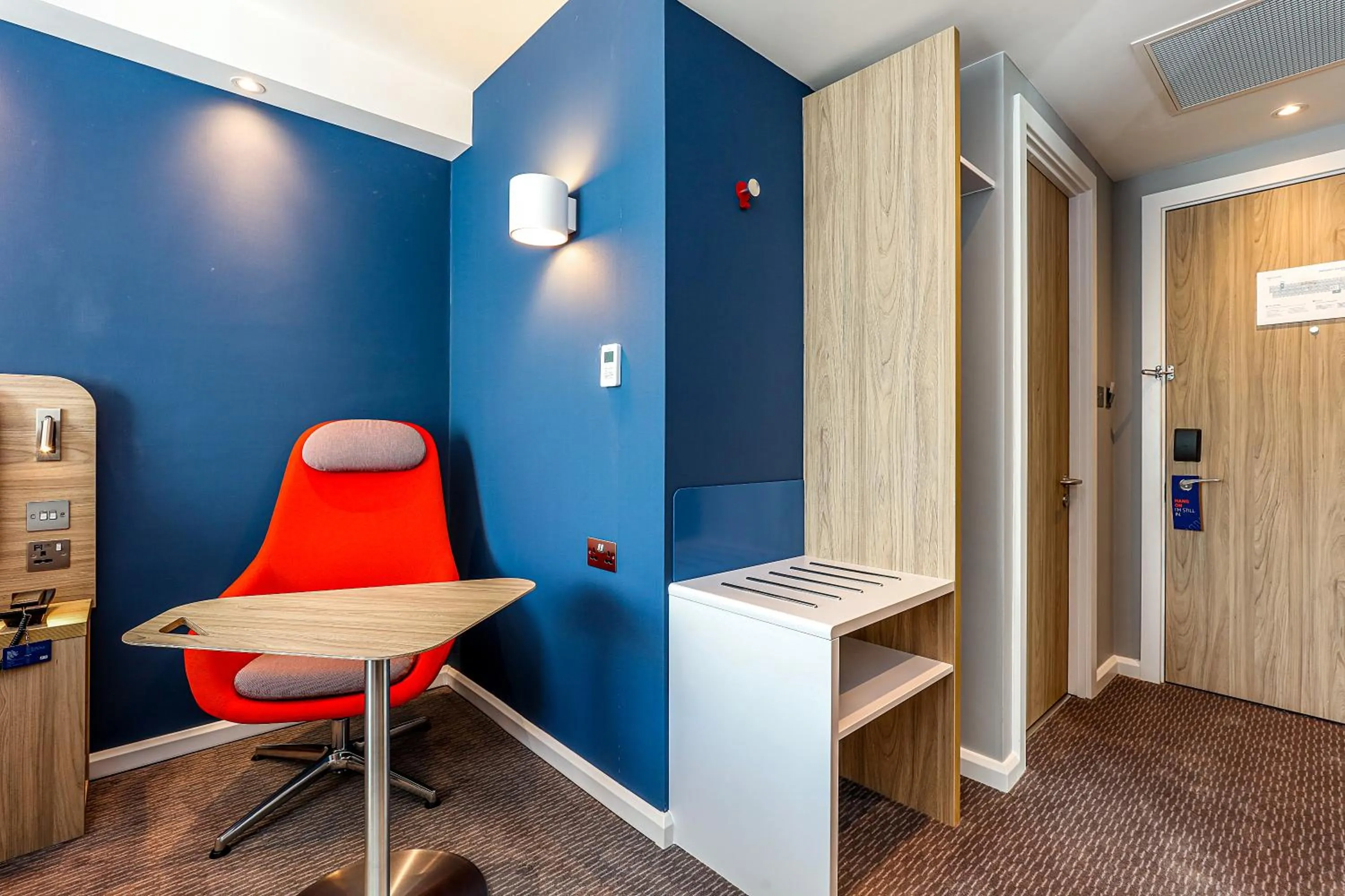 Bedroom in Holiday Inn Express London-Hammersmith by IHG