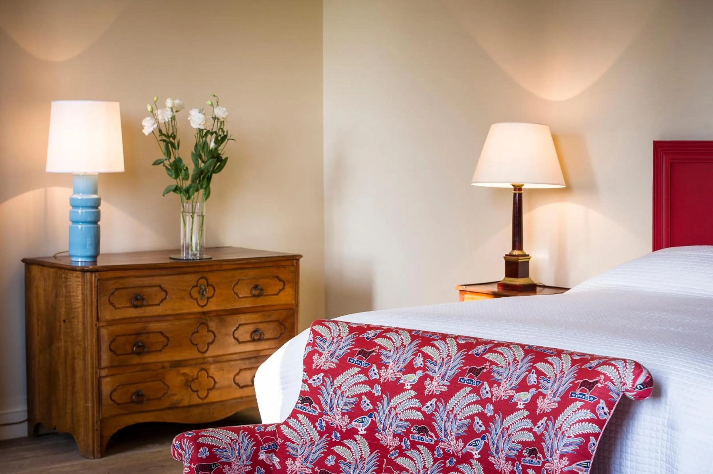 Decorative detail, Bed in La Chartreuse Haut-Bailly - Anciennement Château Le Pape