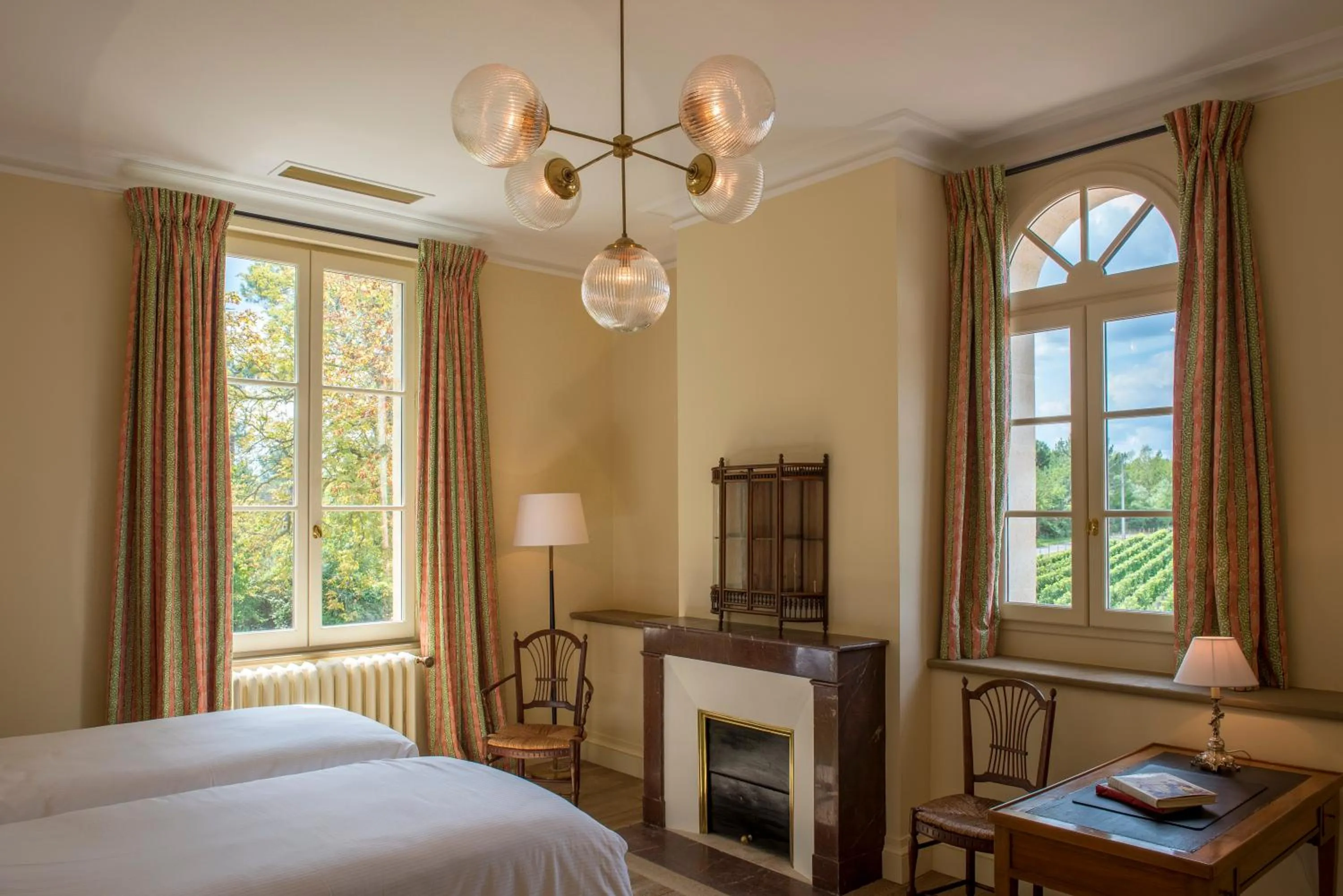 Photo of the whole room, Bed in La Chartreuse Haut-Bailly - Anciennement Château Le Pape