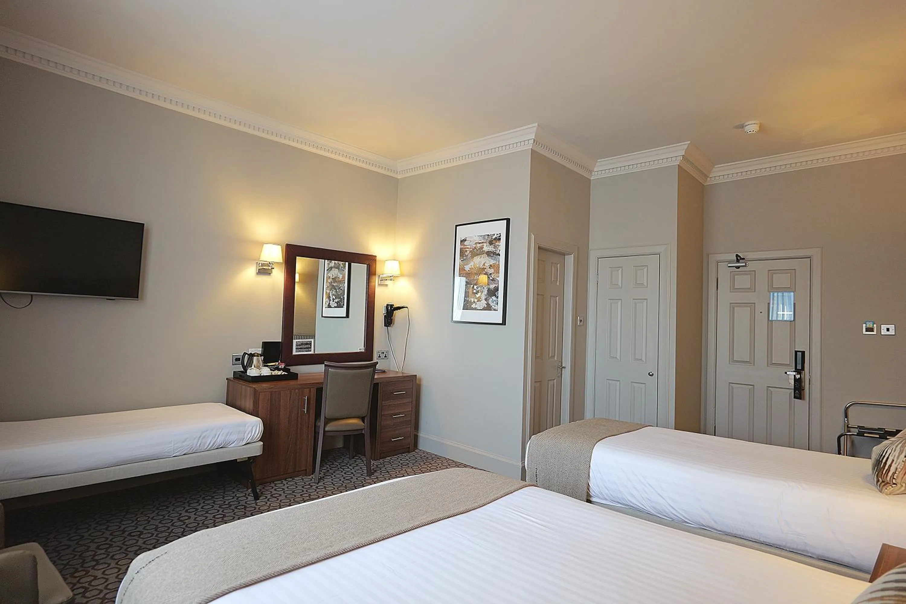 Bedroom, Bed in Frederick House Hotel