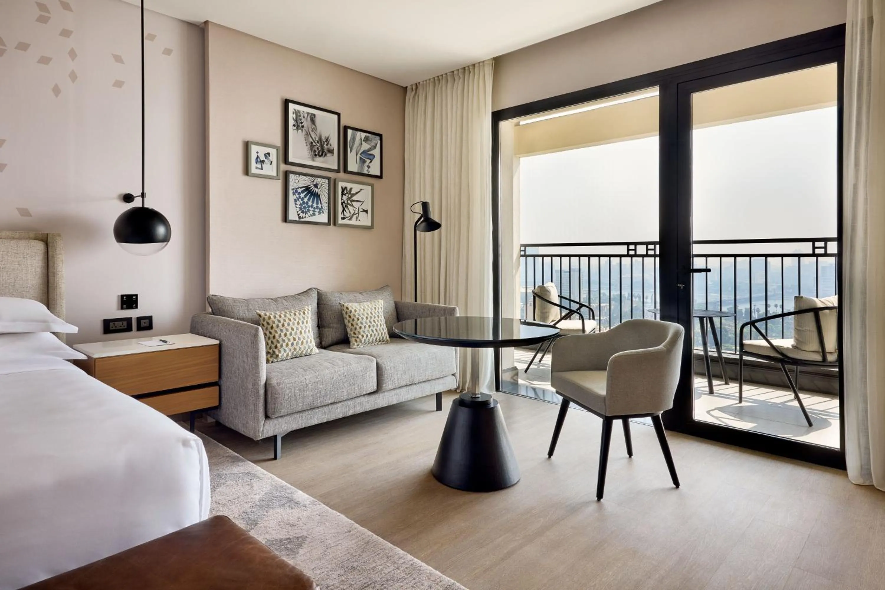 Photo of the whole room, Bed in Sheraton Cairo Hotel & Casino