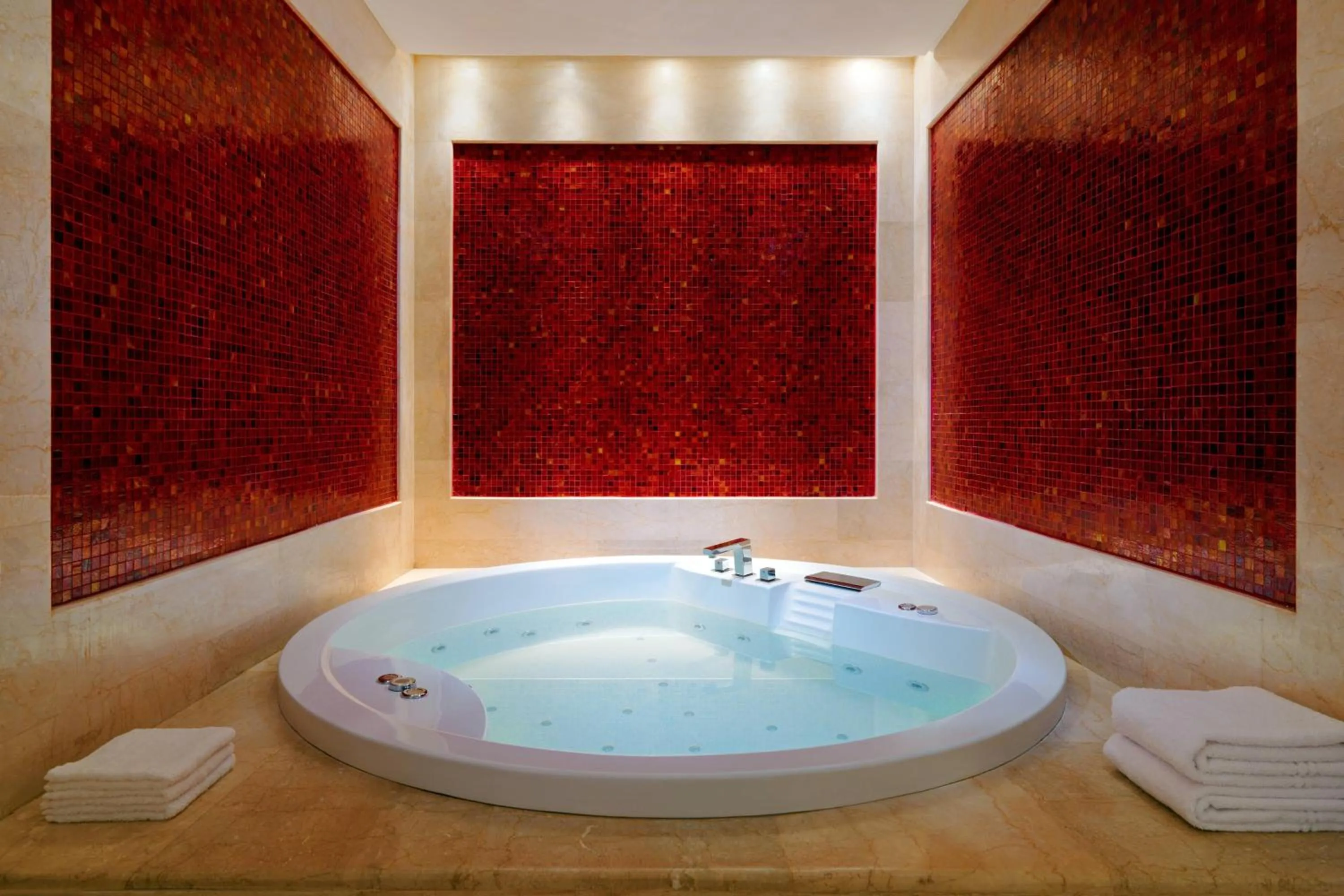 Swimming pool in Sheraton Cairo Hotel & Casino