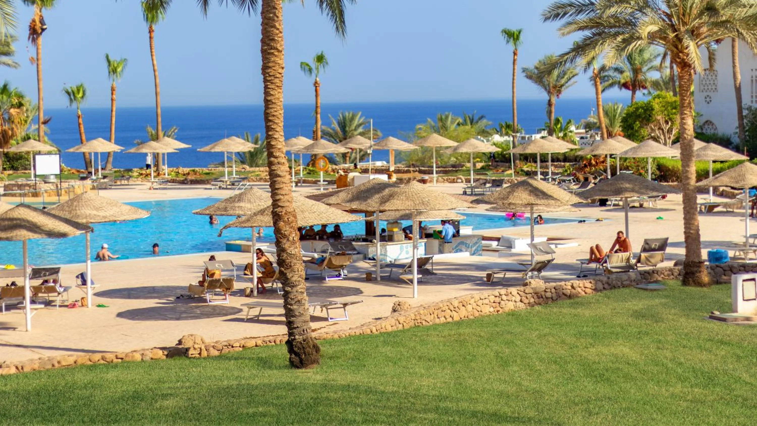 Swimming pool in Domina Coral Bay Resort, Diving , Spa & Casino