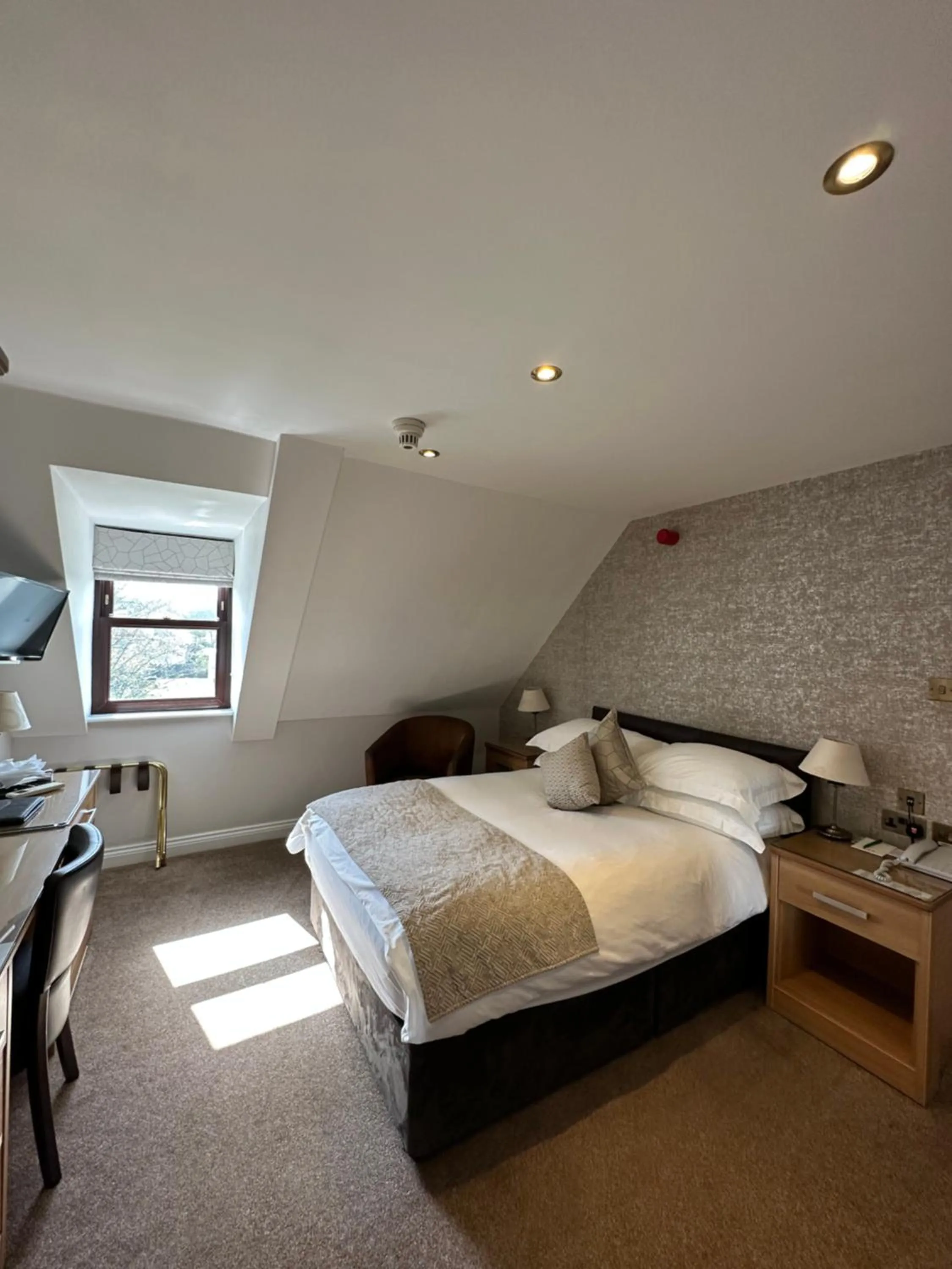 Bedroom, Bed in Le Friquet Hotel