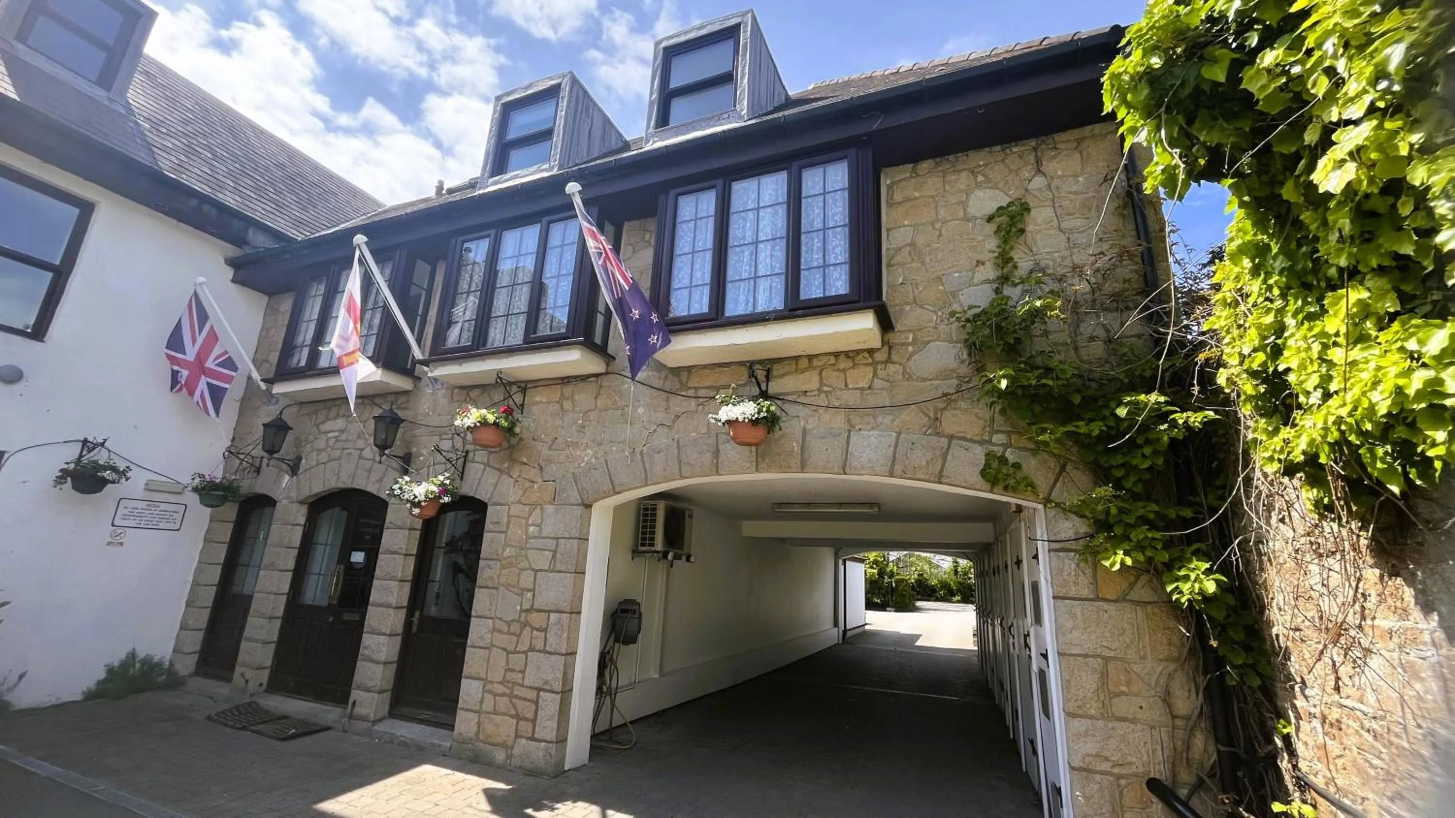 Property building in Le Friquet Hotel