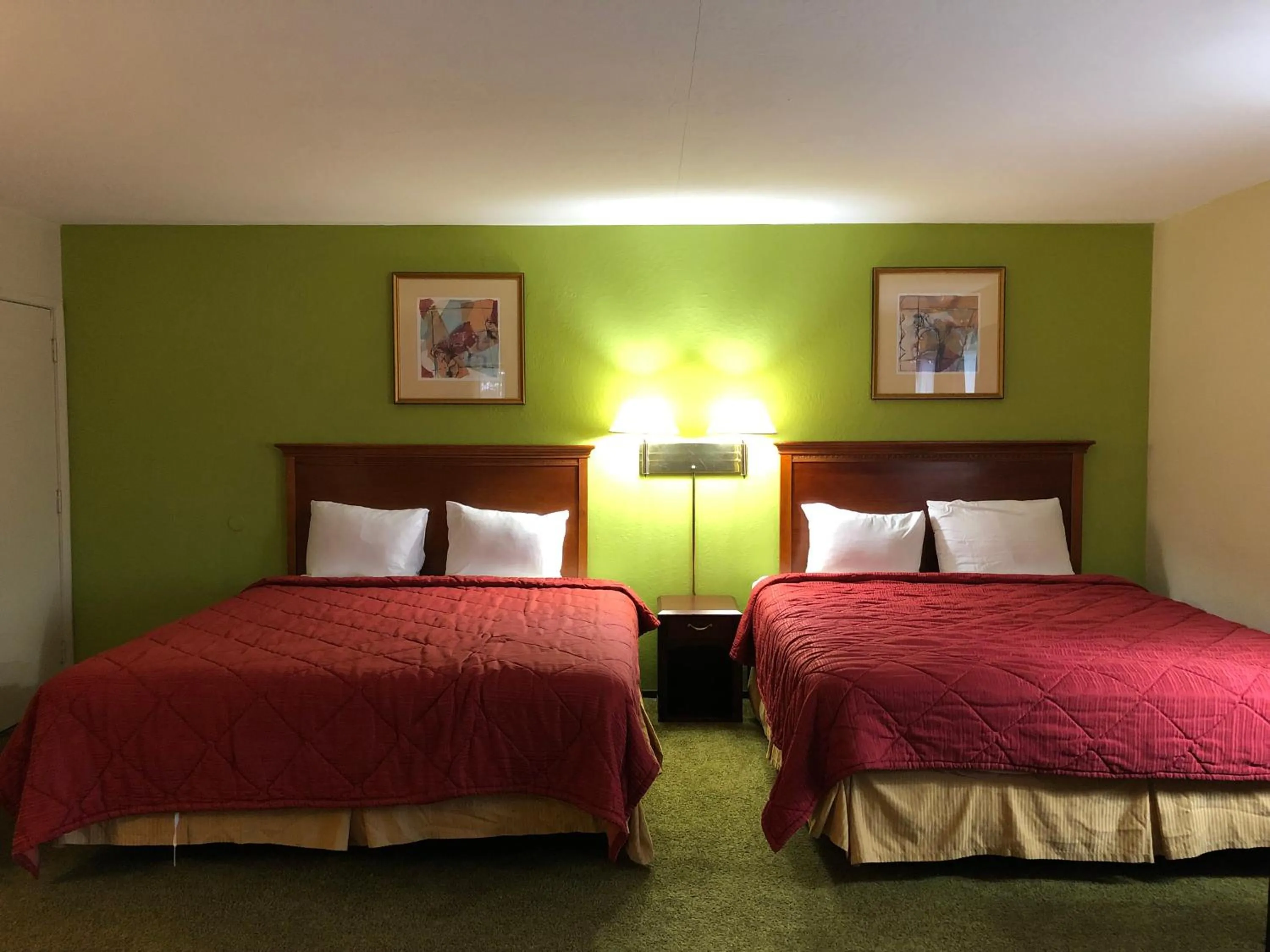 Bed in Red Bluff Inn