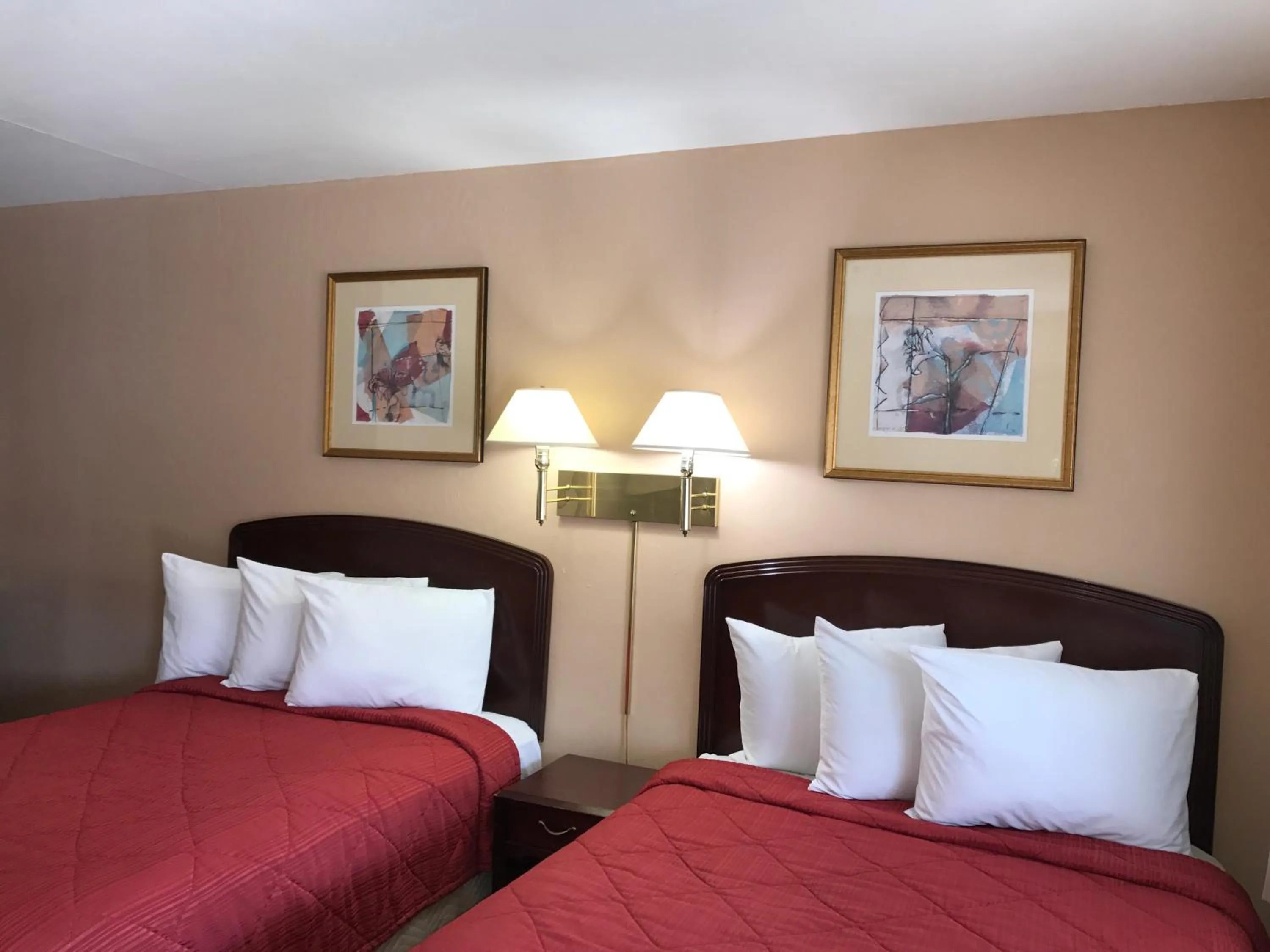 Bed in Red Bluff Inn