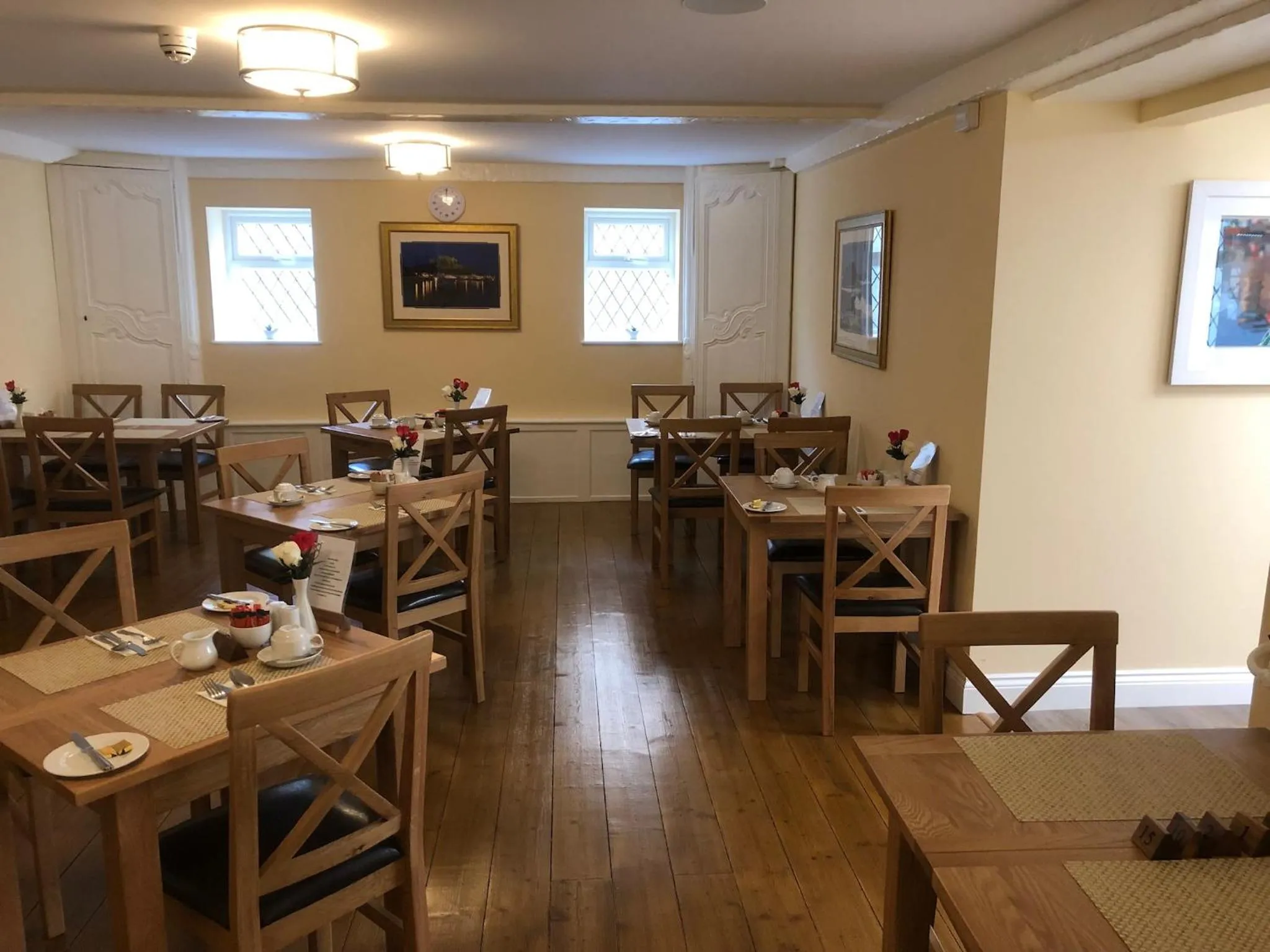 Almorah Hotel