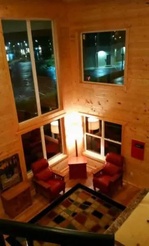 Rolling Hills Lodge