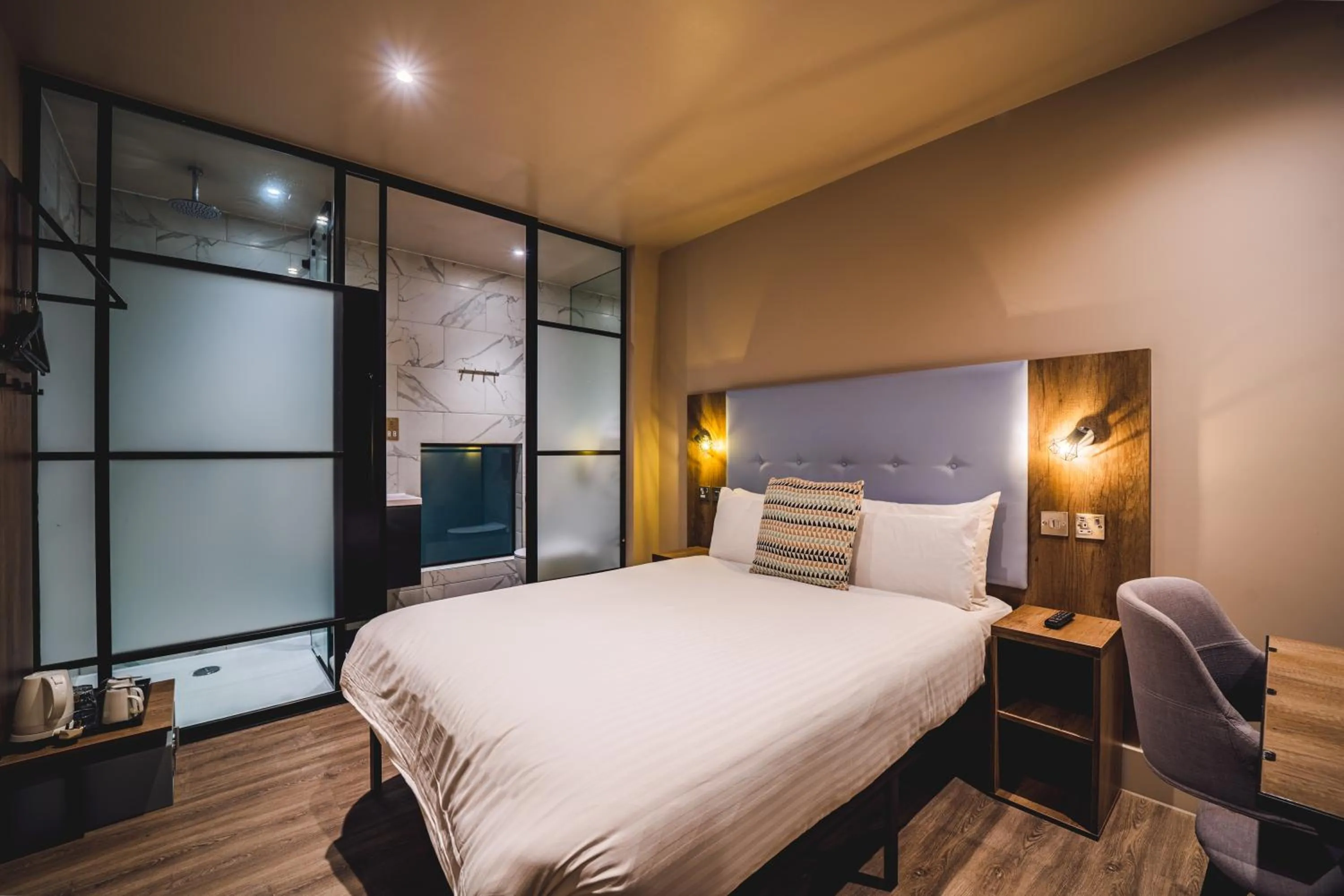 Bed in Euston Square Hotel